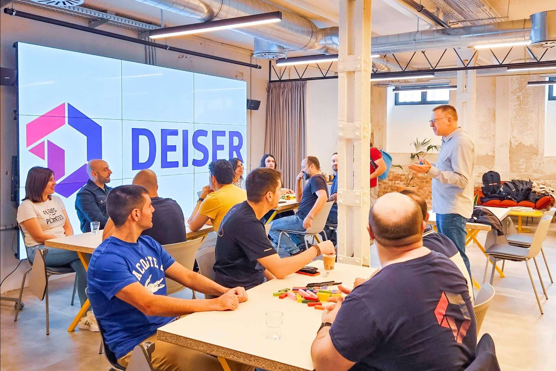 Mastermind Place ofrece alquiler de sala de eventos corporativos