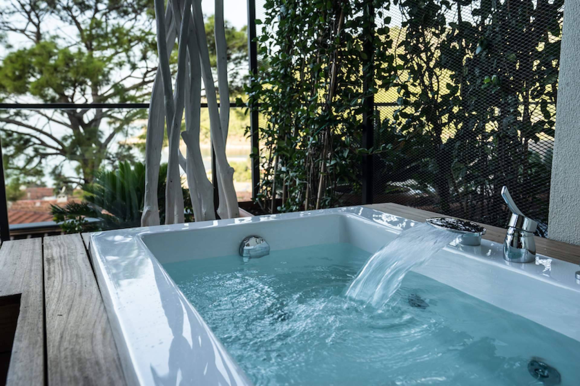 Vacaciones más placenteras y cómodas en un apartamento con jacuzzi privado en Gran Canaria, con isholidays.com