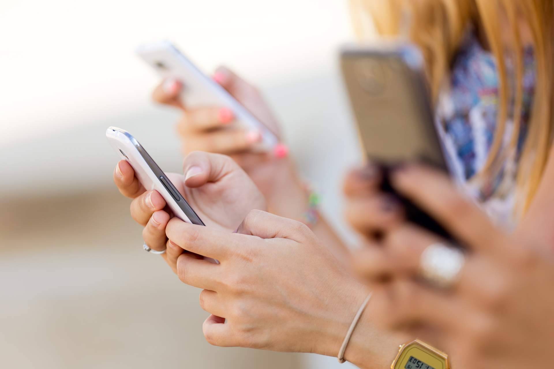 Con Ados Asesoría Alternativa es posible aprender a usar WhatsApp
