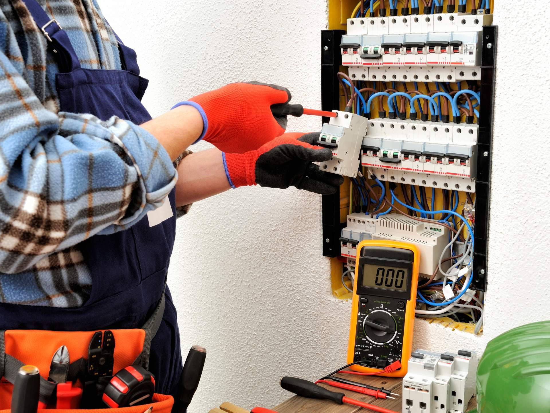 Diferenciales superinmunizados Schneider, disponibles en el catálogo de Cadenza Electric