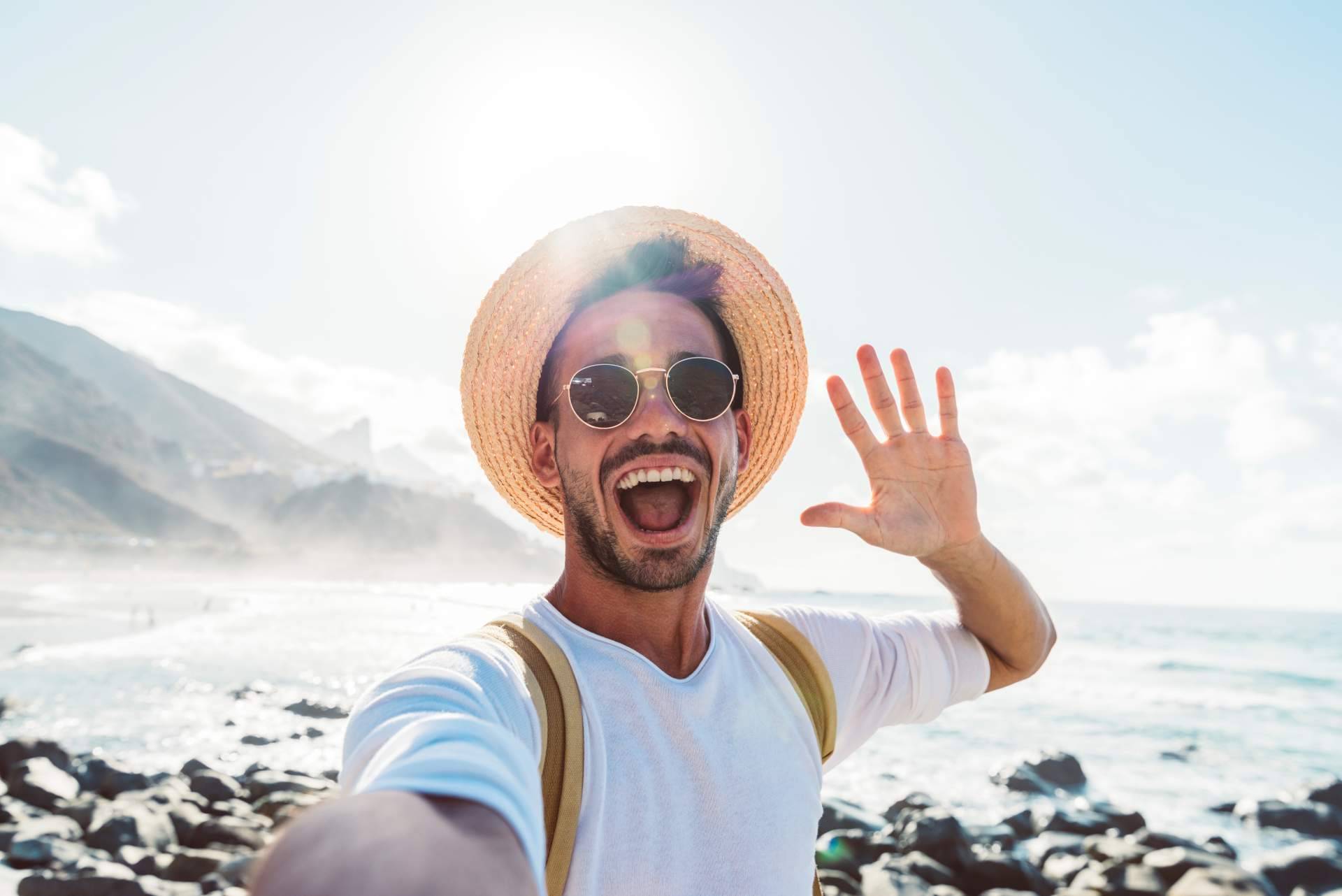 DOCTOR KLEIN lanza una nueva campaña de verano inundada de positivismo. Las pieles se ponen sensibles