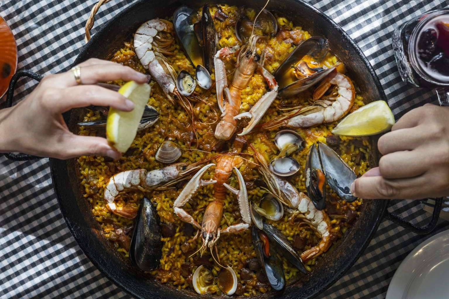 Pasa Tapas en Barcelona, un restaurante tradicional de tapas