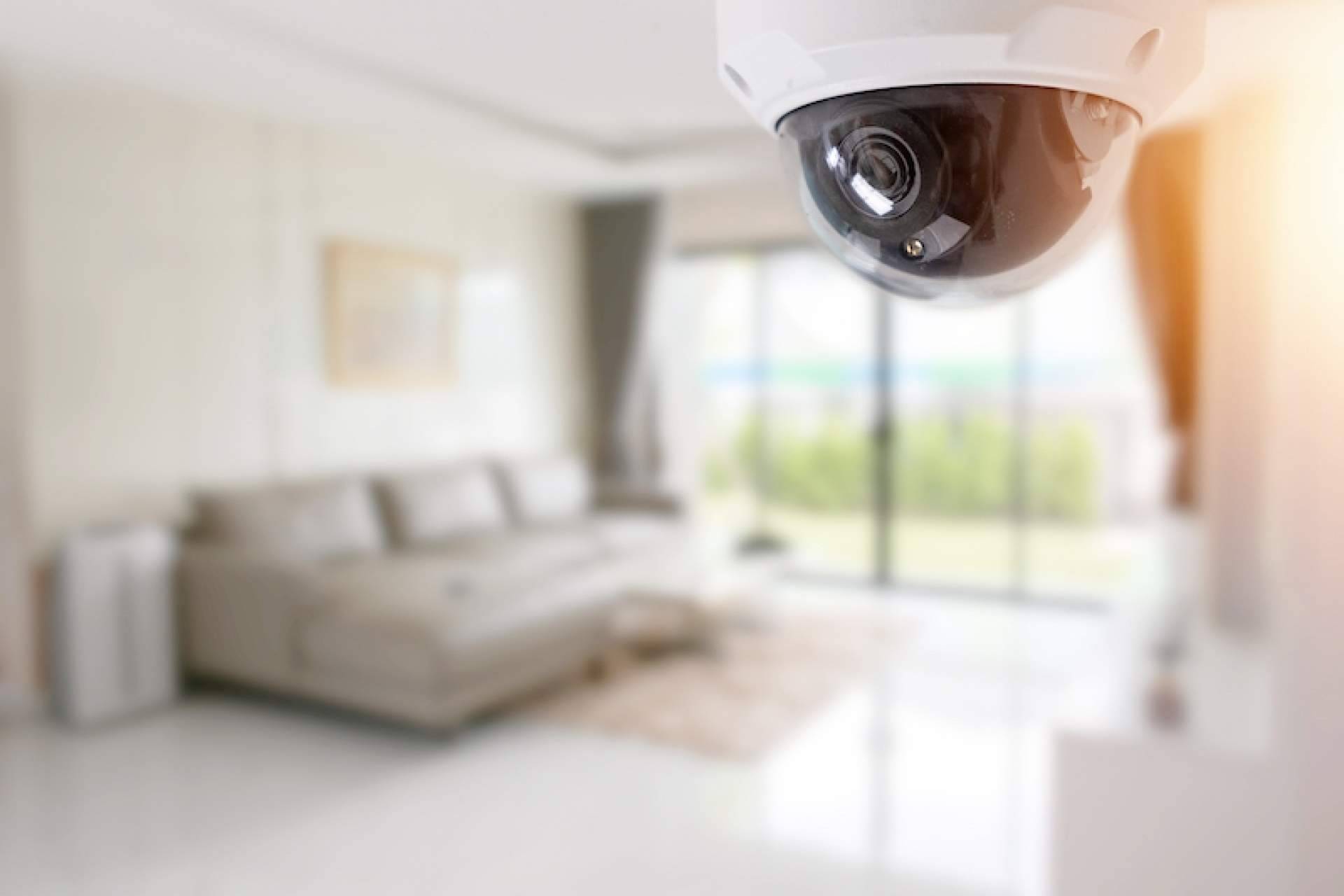 La tecnología para parques eólicos y fotovoltaicos, utilización de radios Motorola y cámaras de seguridad Avigilon o Pelco