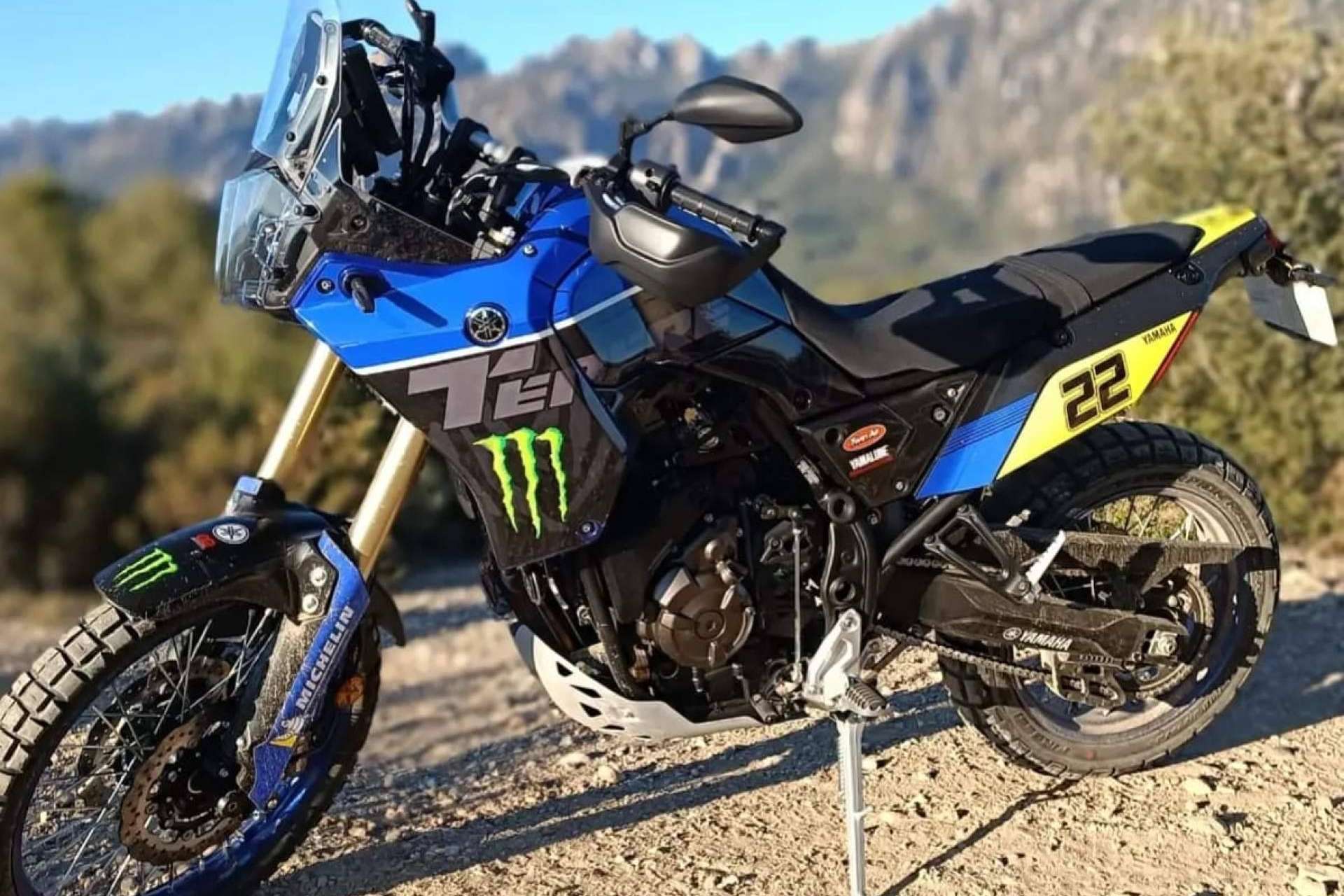 Adhesivos personalizados para motos off road en ADHESIVOSEMBARRADOS