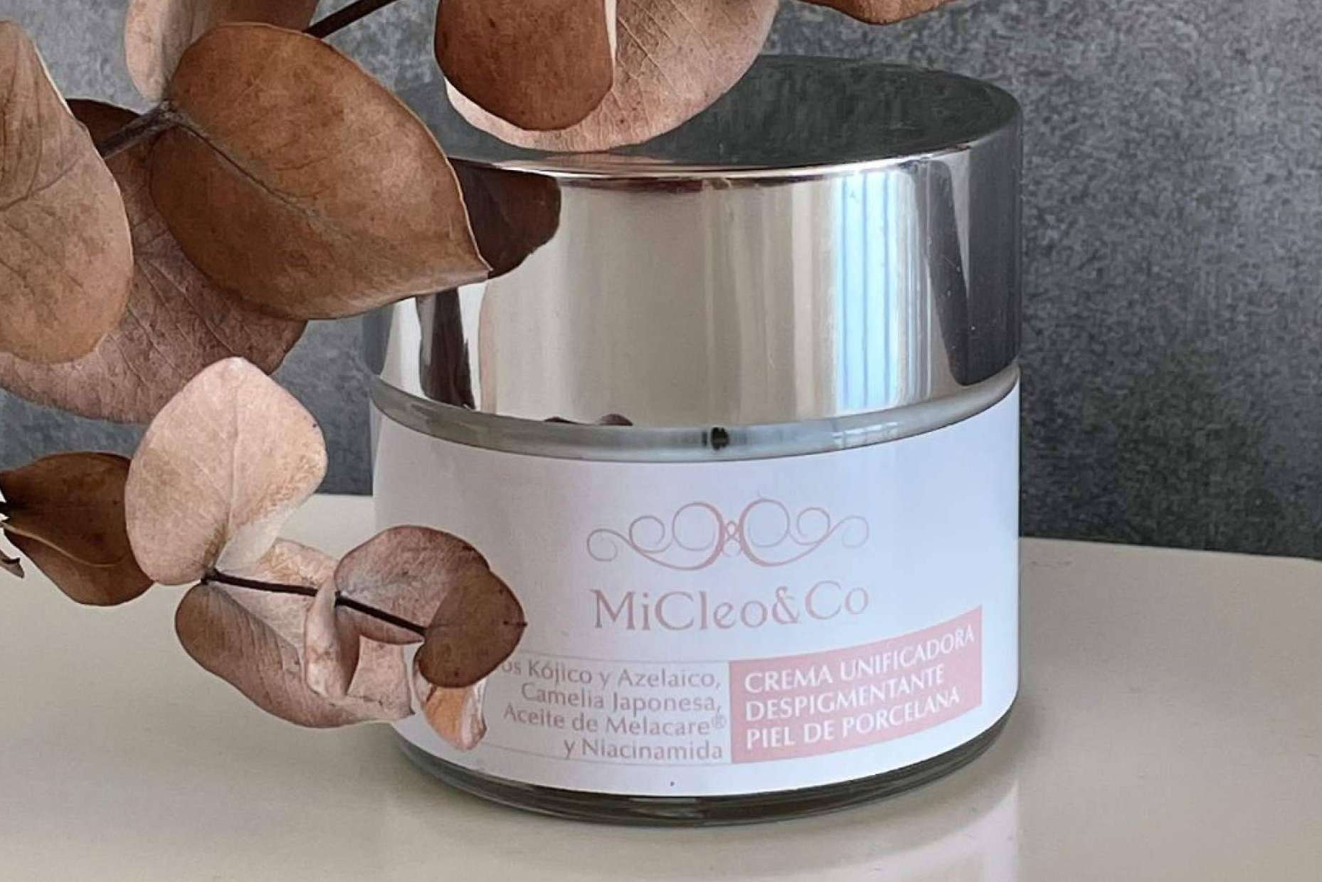 Tratamiento skincare con despigmentante facial para después del verano