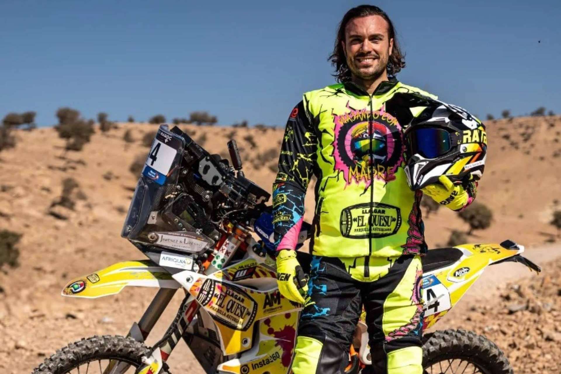 ADHESIVOSEMBARRADOS dispone de ropa para participar en el Rally Dakar