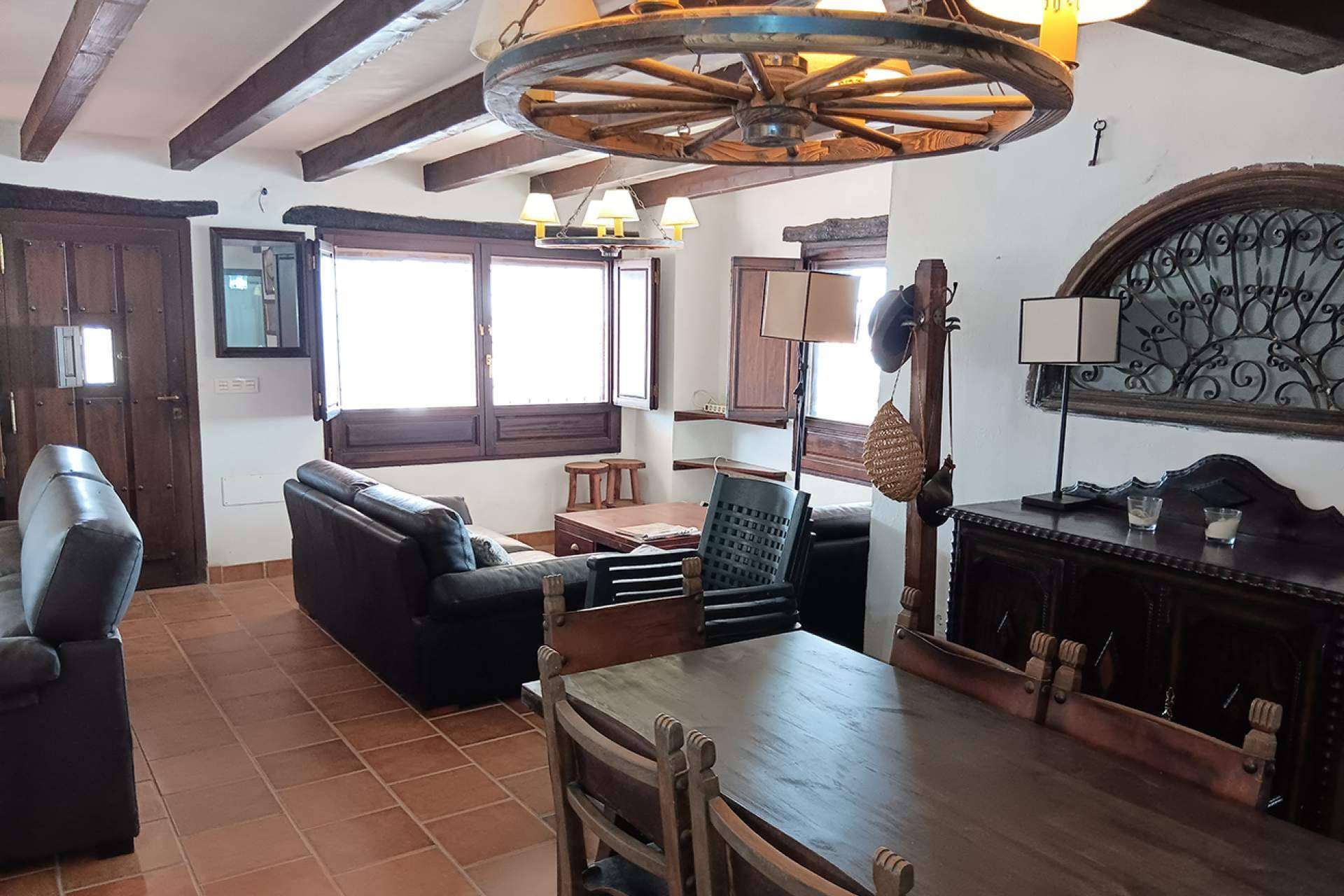 Vivir en un cortijo señorial en la Costa Cálida con Paloma Gestión