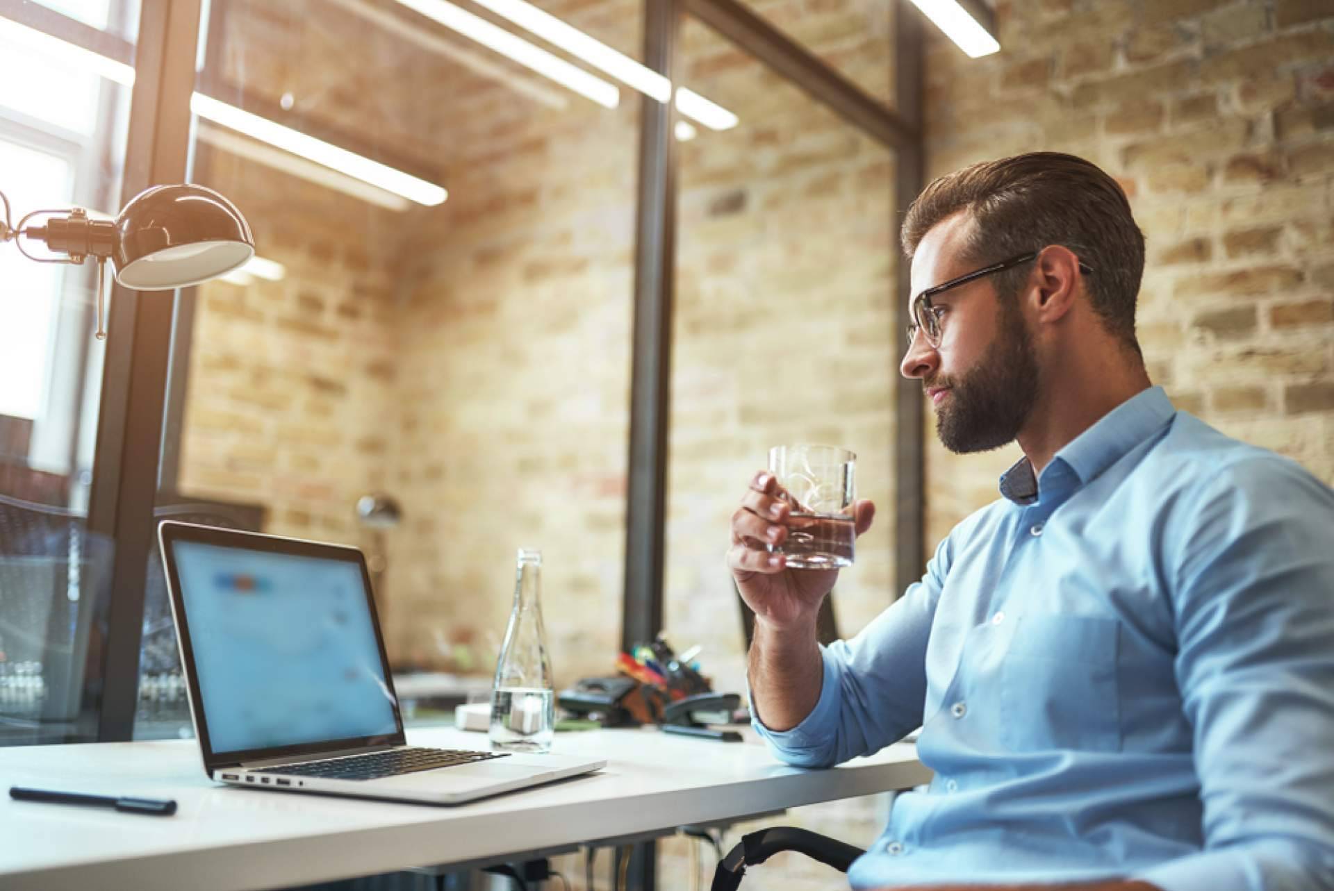 La importancia de la hidratación en centro de trabajo, con la empresa Acquajet