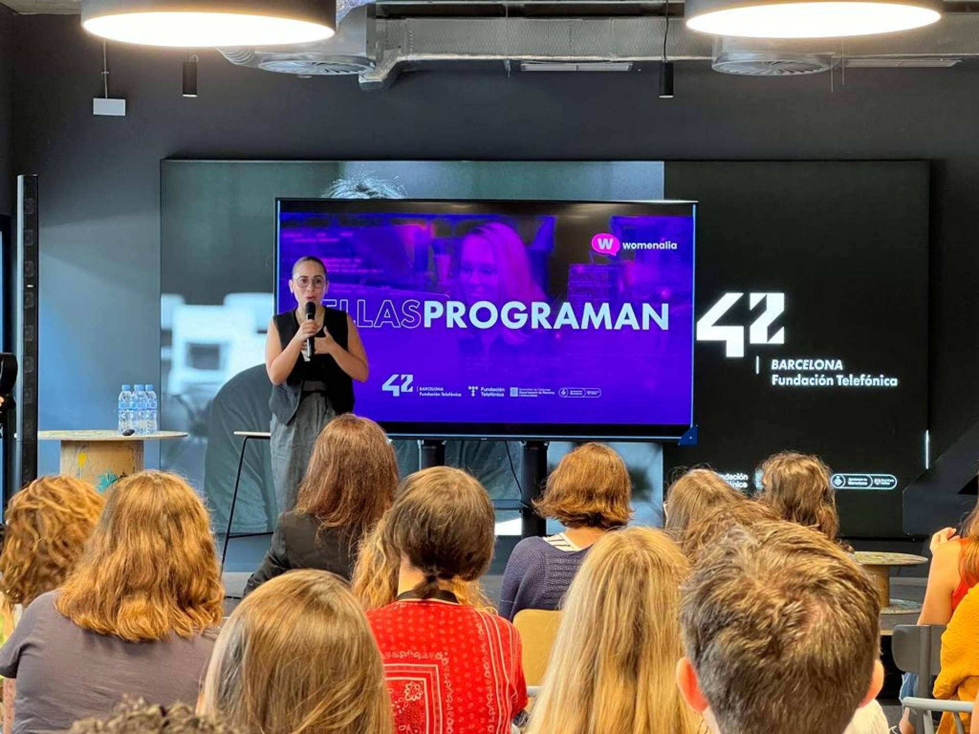 200 mujeres participan en #EllasPrograman, la iniciativa de Womenalia y Fundación Telefónica que promueve el talento femenino STEAM