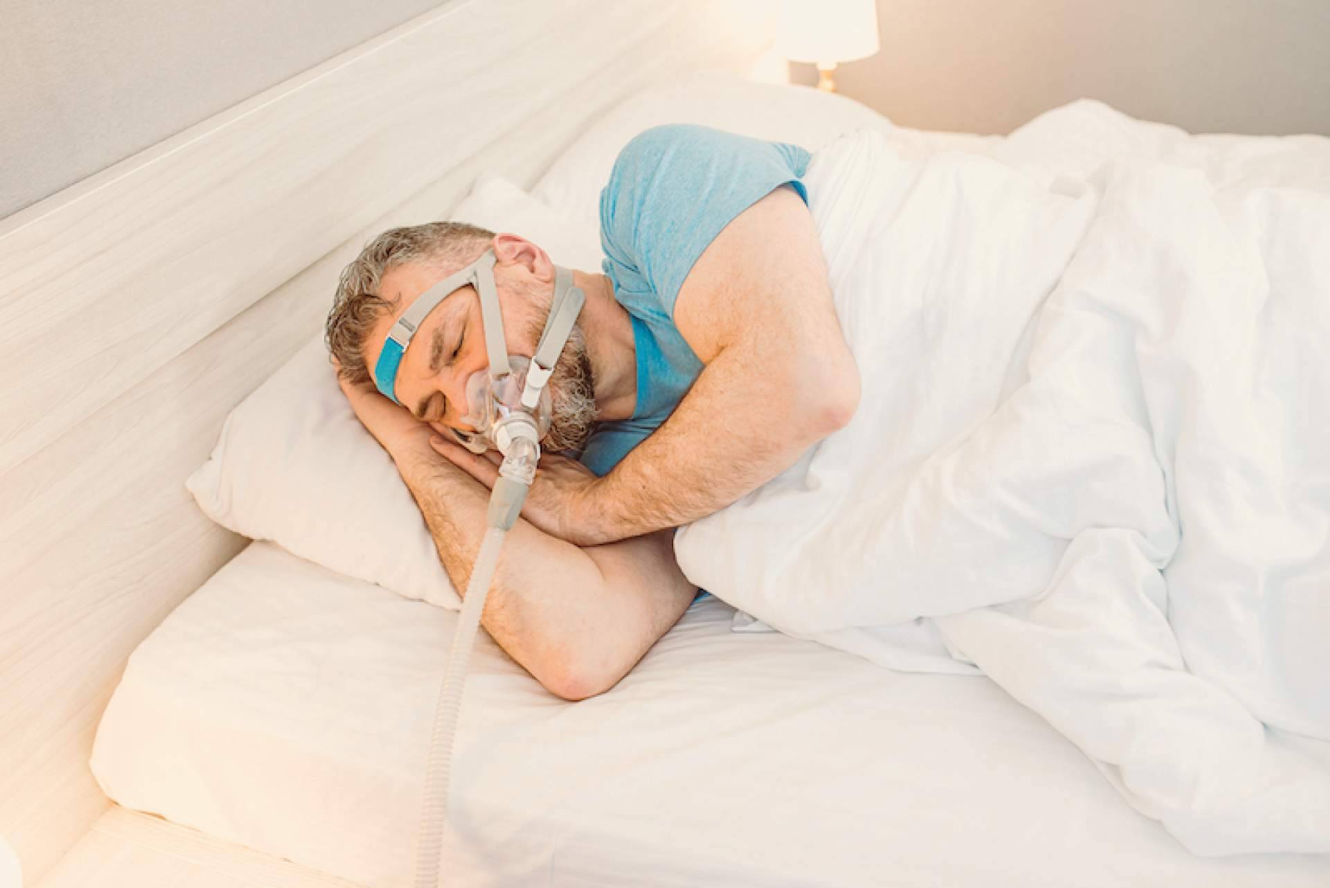 TerapiaCPAP para tratar la apnea del sueño con el tratamiento de CPAP