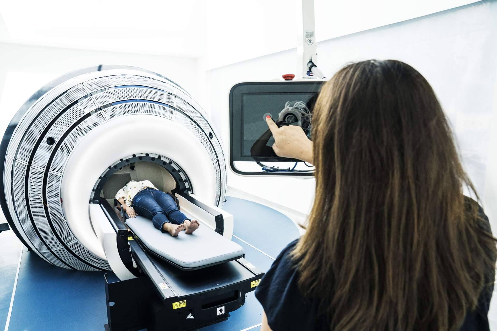 Tratar el cáncer, el dolor oncológico y la depresión con la radiocirugía ZAP-X