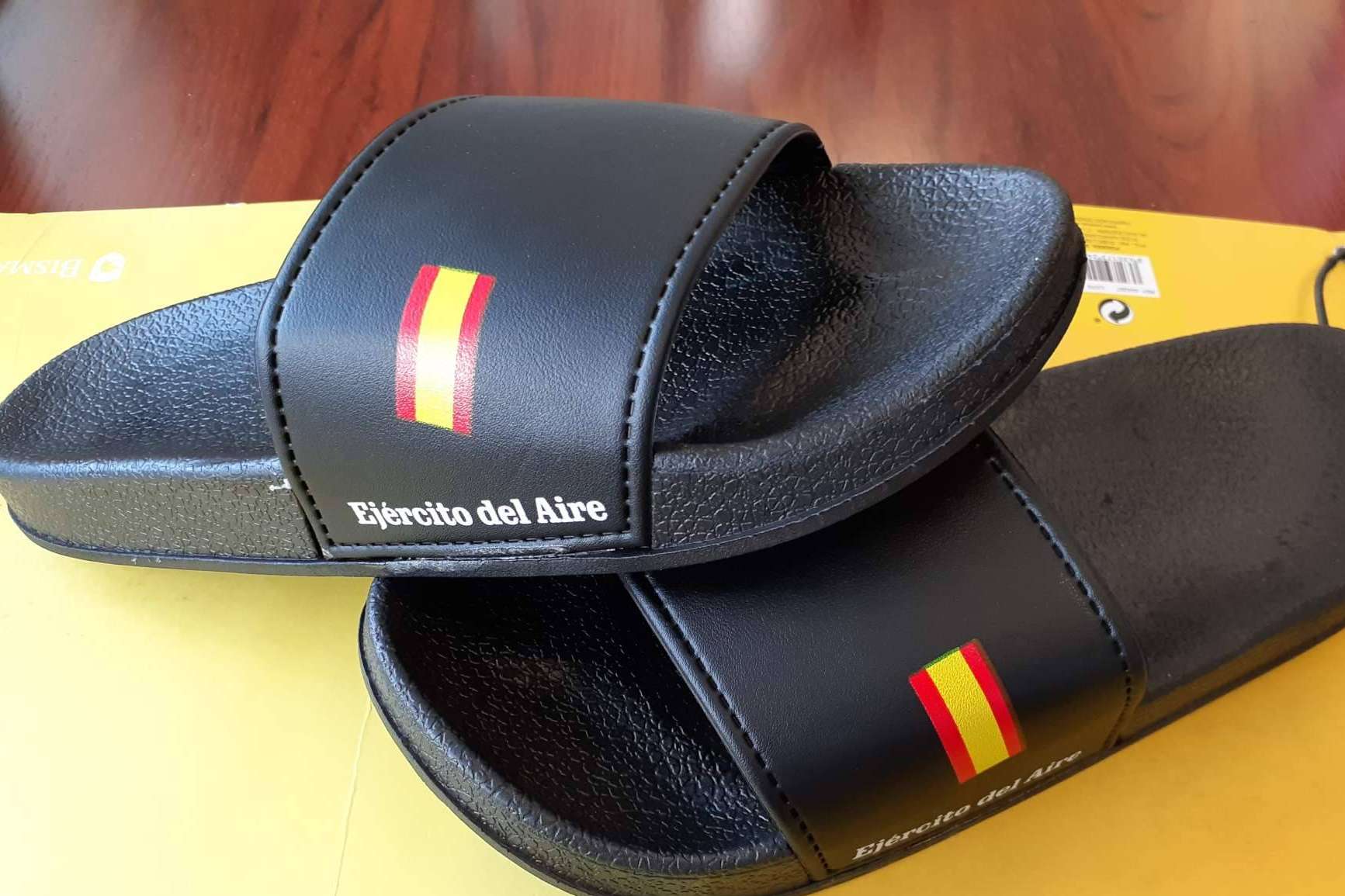 Distarmatex incluye en su catálogo uniformes y accesorios