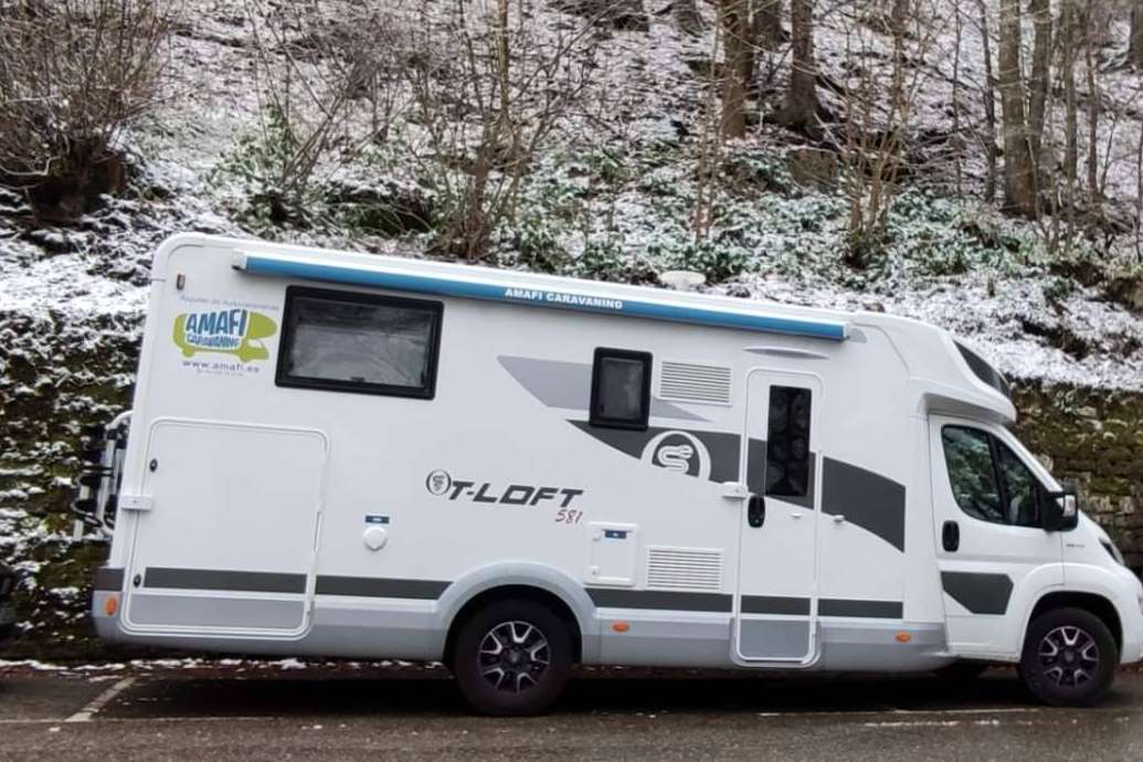 Dónde están los mejores sitios para ir en autocaravana a esquiar, por la empresa de alquiler Amafi Caravaning