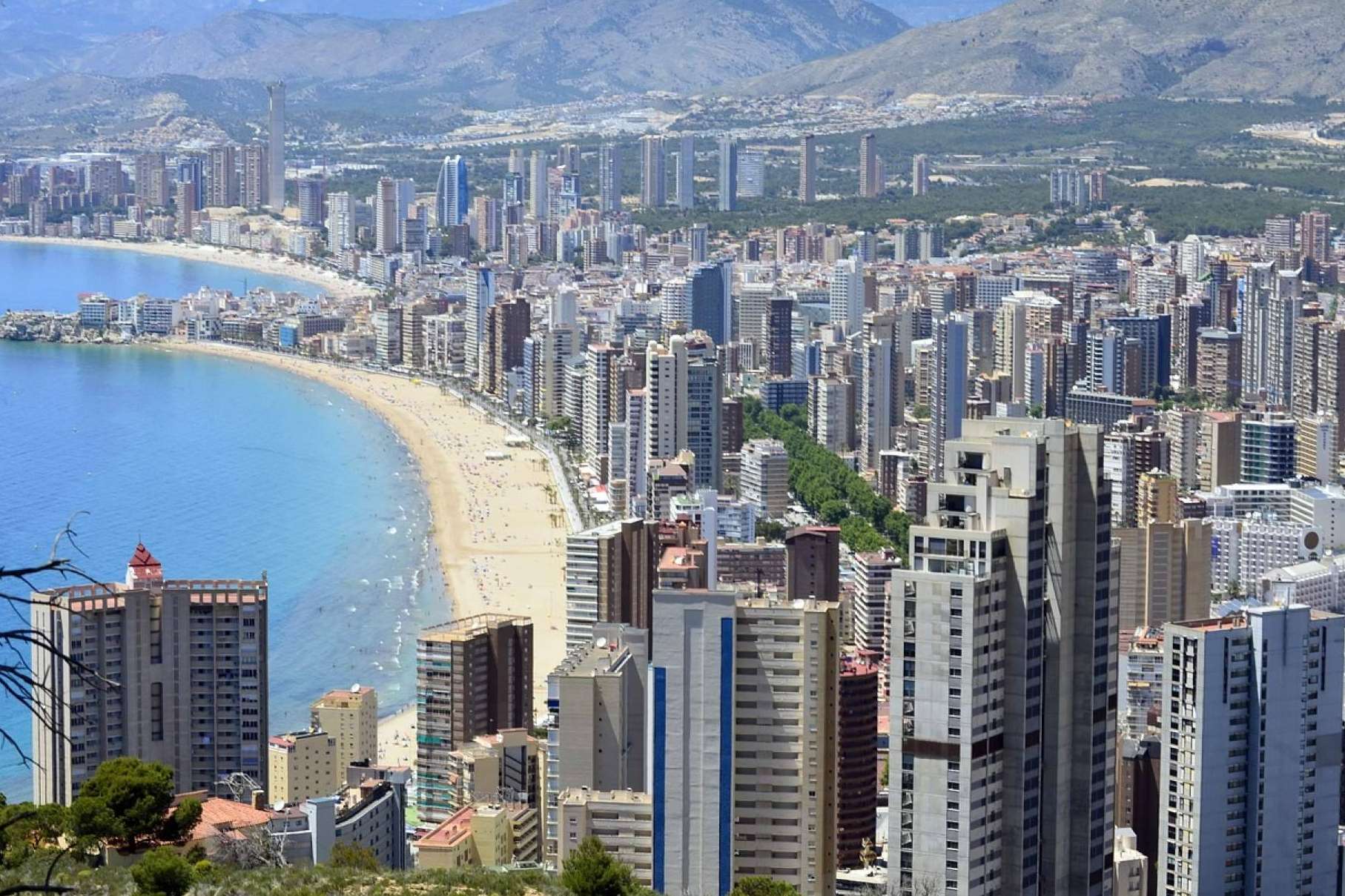 Conocer una empresa líder en reformas de lujo en Benidorm; ReformasBenidorm.org, construyendo elegancia