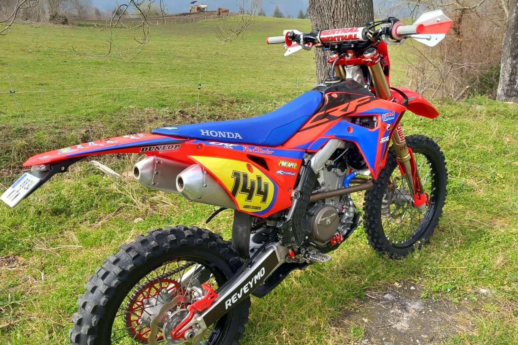 Conseguir adhesivos para motocross personalizados en ADHESIVOSEMBARRADOS