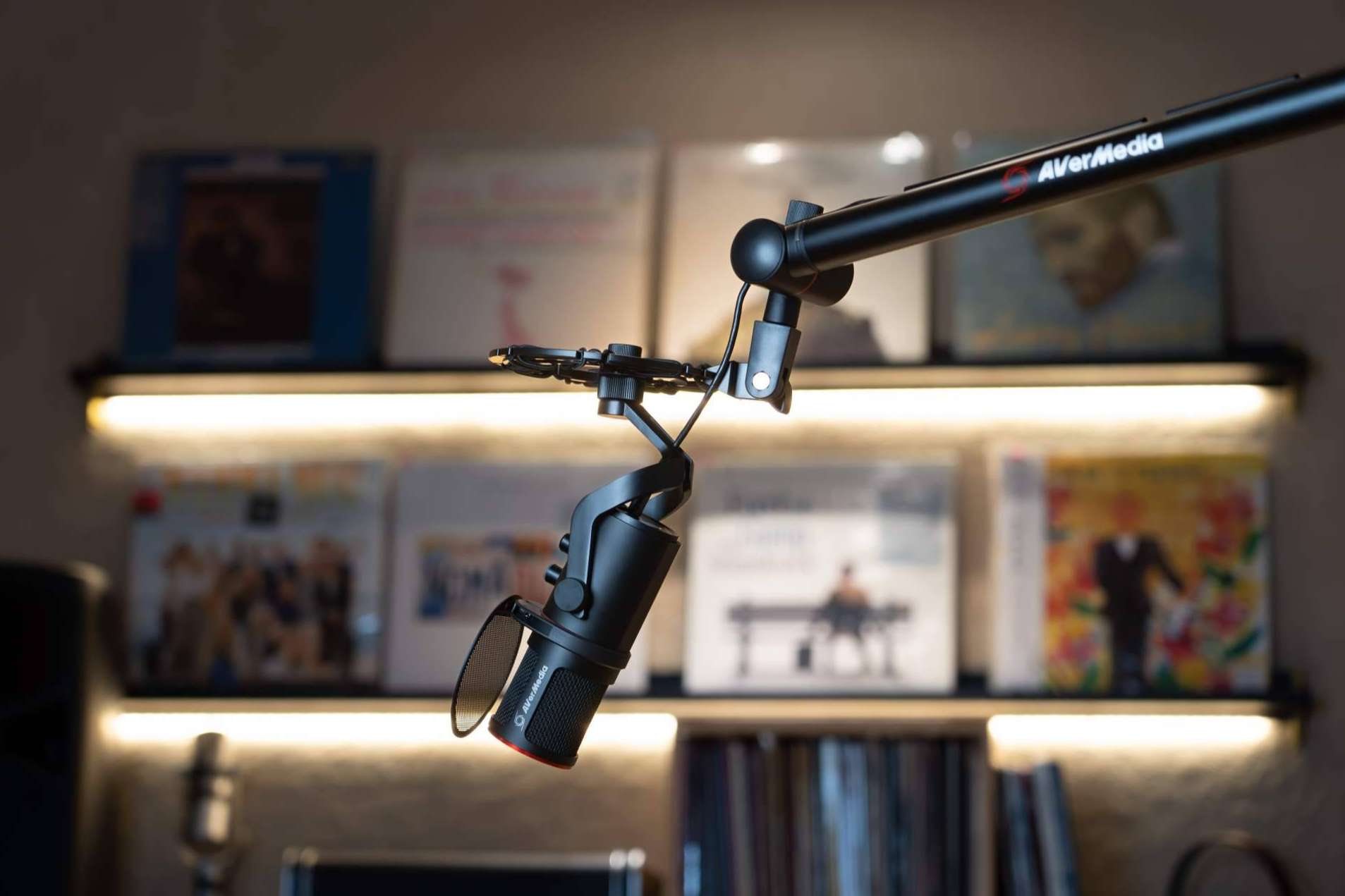 Lanzamiento del nuevo micrófono AVerMedia Live Streamer MIC 350