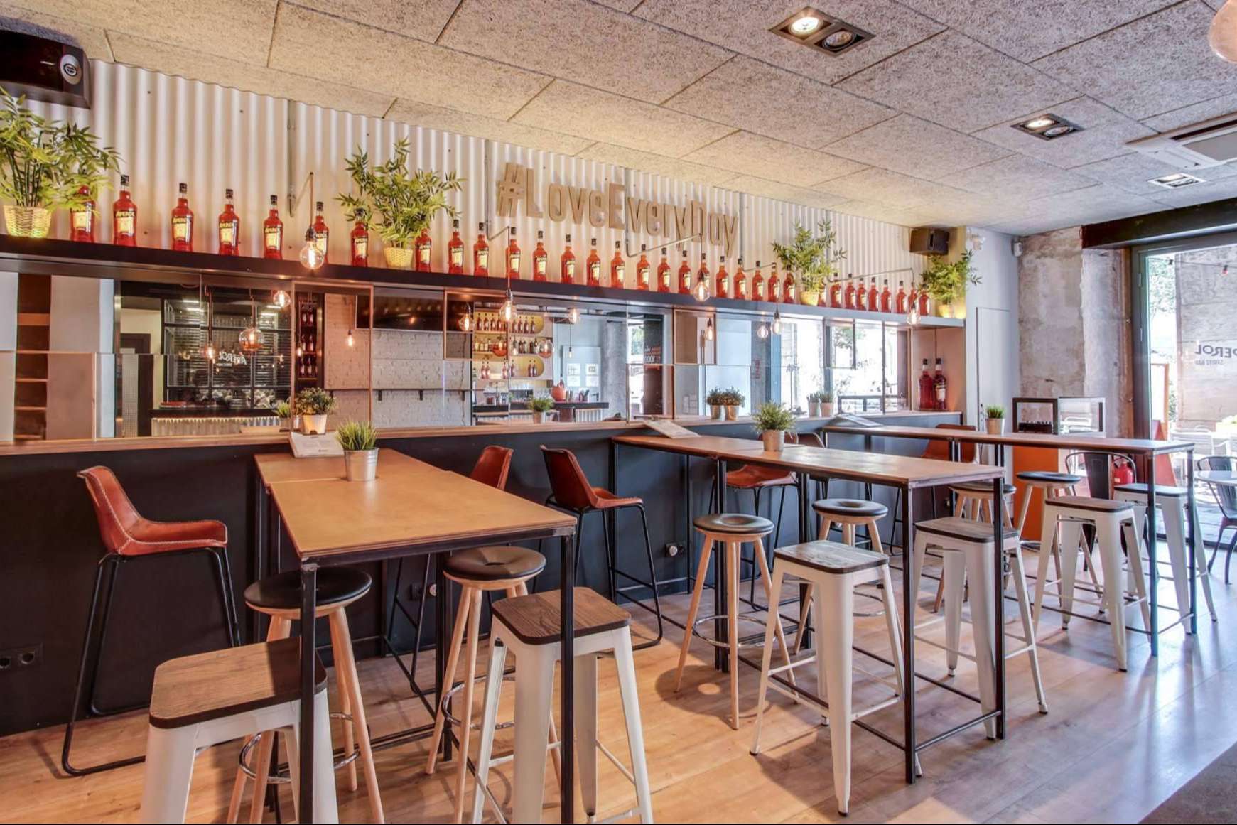 INDAStudio, expertos en interiorismo de bares y cafeterías