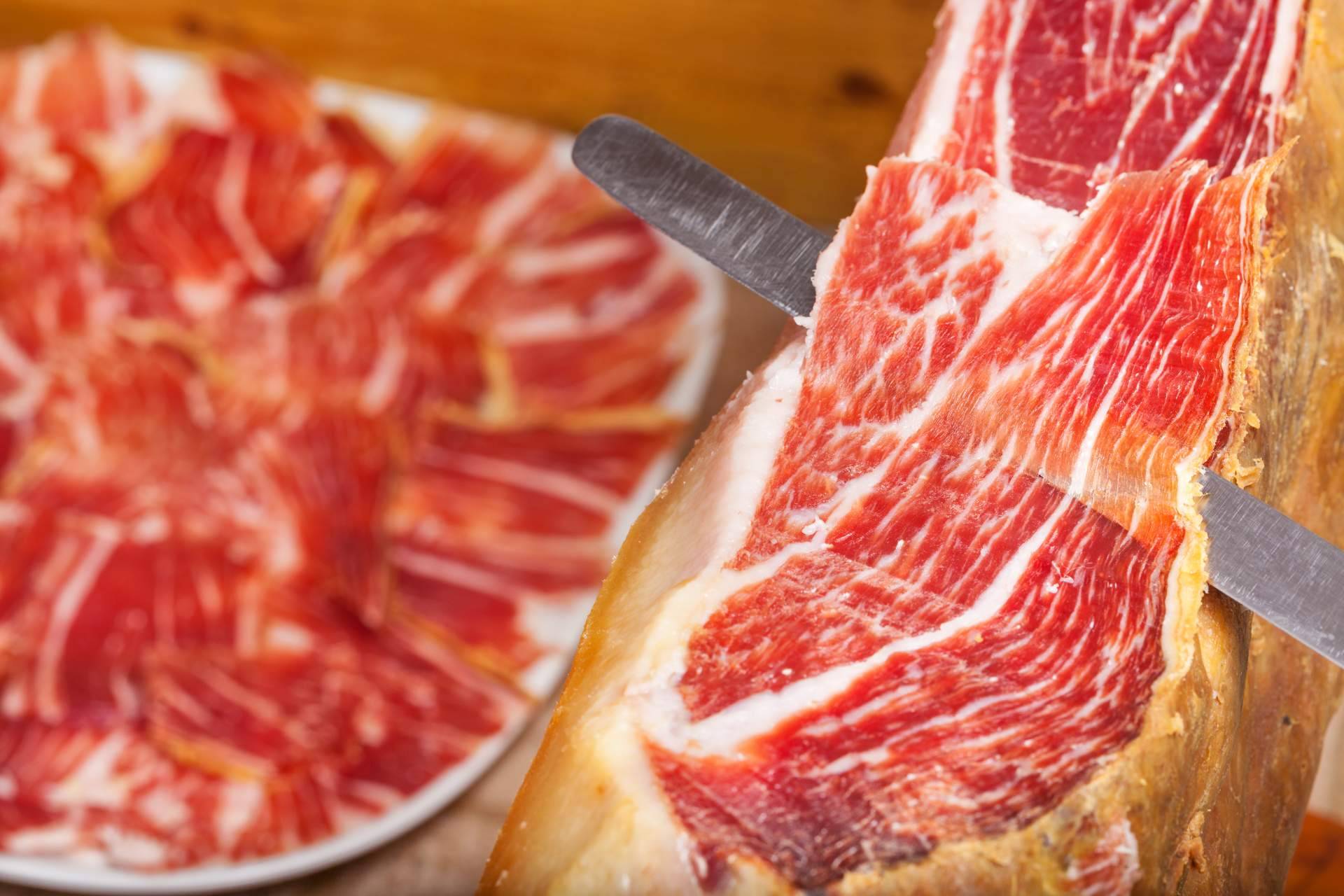 ¿Cómo cortar el jamón de Jabugo?, la tienda Repibérico lo explica