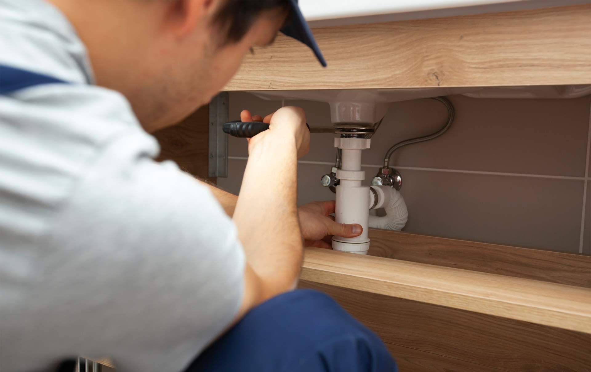Servicios de fontanería e instalación de termos eléctricos, de la mano de MultiHogar Valencia