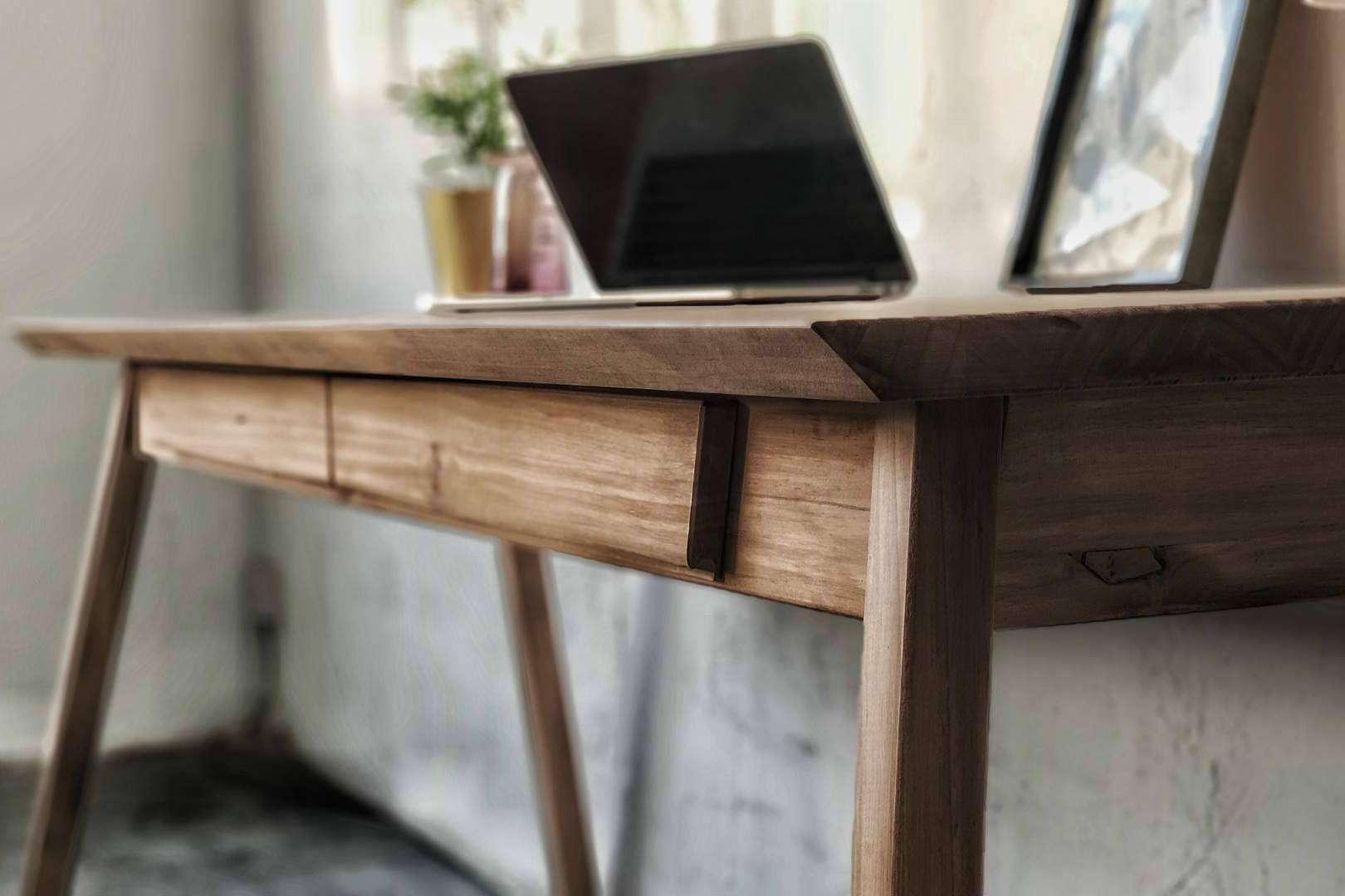 La firma de muebles de madera maciza en tendencia, Ekström Furniture, se instala a Badajoz