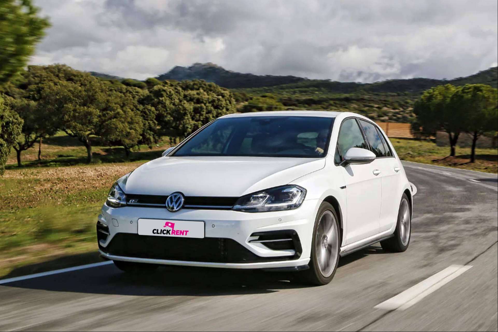 Los beneficios de alquilar un coche para visitar las ciudades de Madrid y Valencia