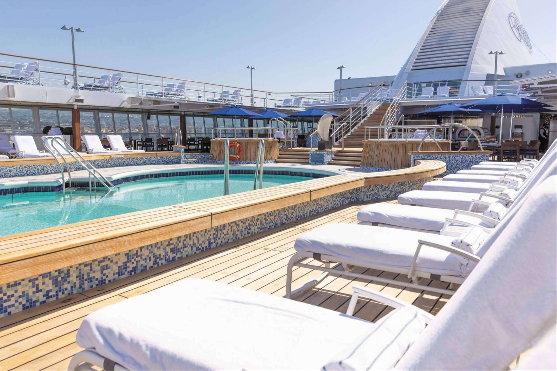 La mejora gratuita de dos categorías de suite en más de 430 viajes de Regent Seven Seas Cruises