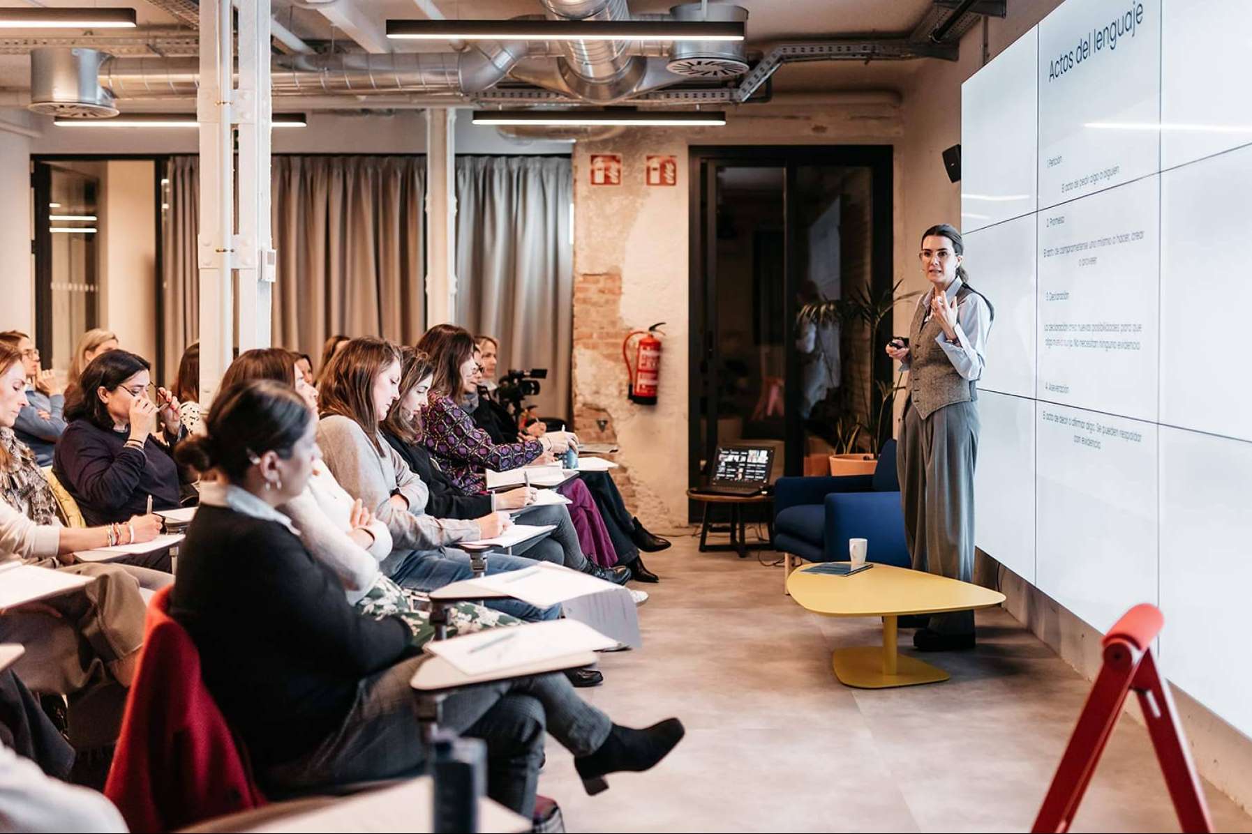 En el centro de Madrid, soluciones integrales para eventos corporativos, rodajes y videopodcast con Mastermind