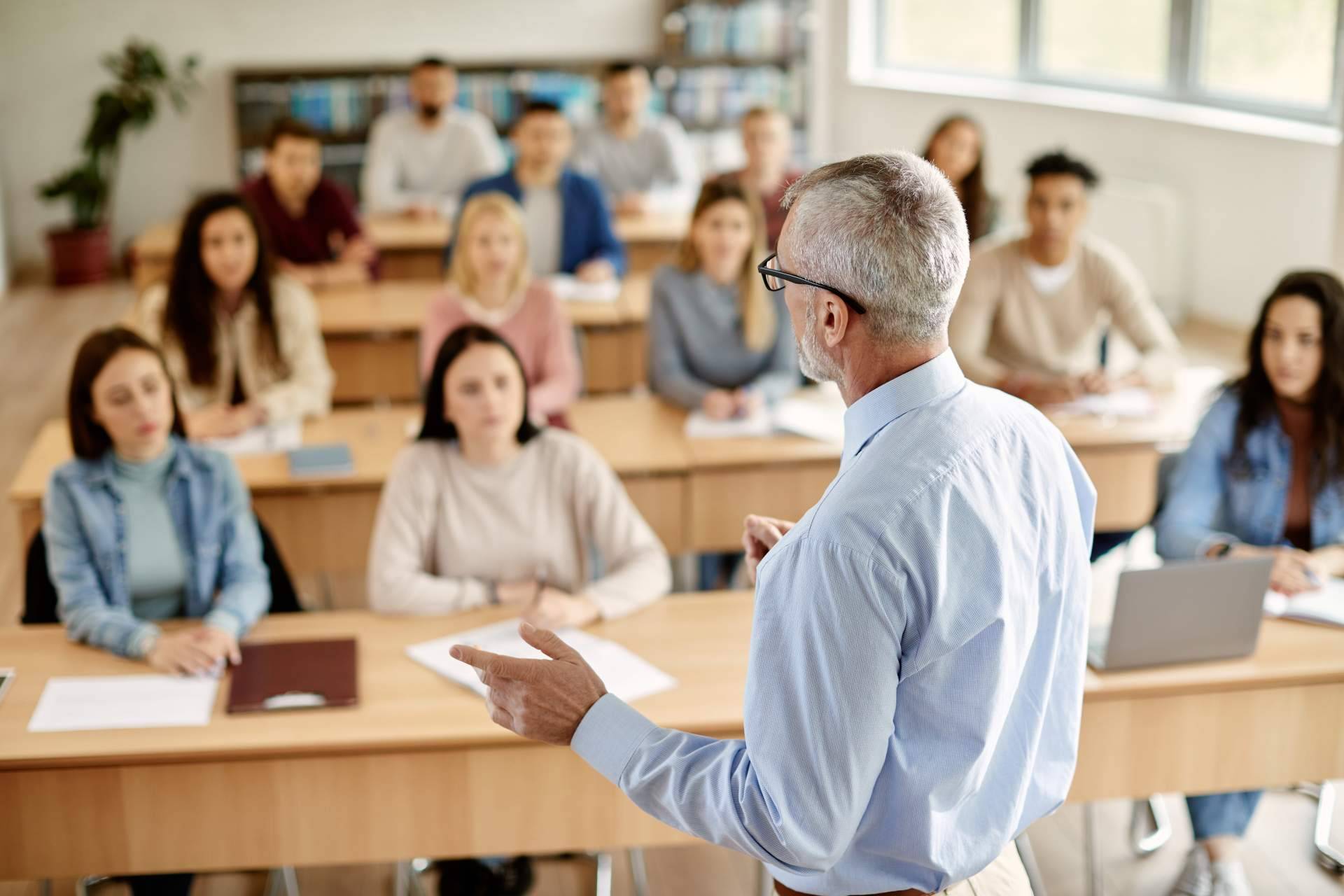 ¿En qué consisten las Tecnologías TIC, TAC y TEP y qué papel ocupa AFOE en su aplicación en el aula?