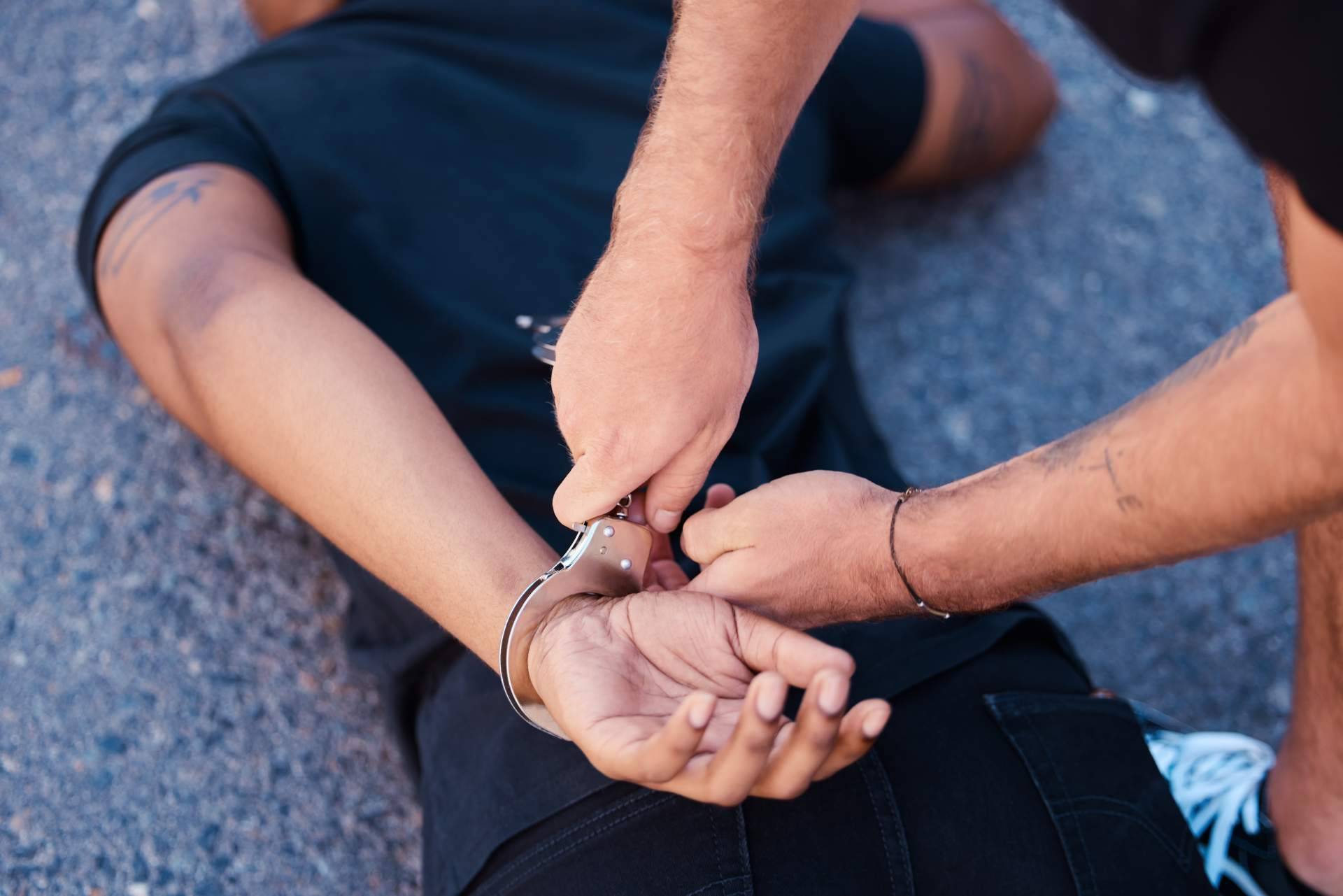 Un artículo esencial para los profesionales de la seguridad, las llaves para grilletes y esposas