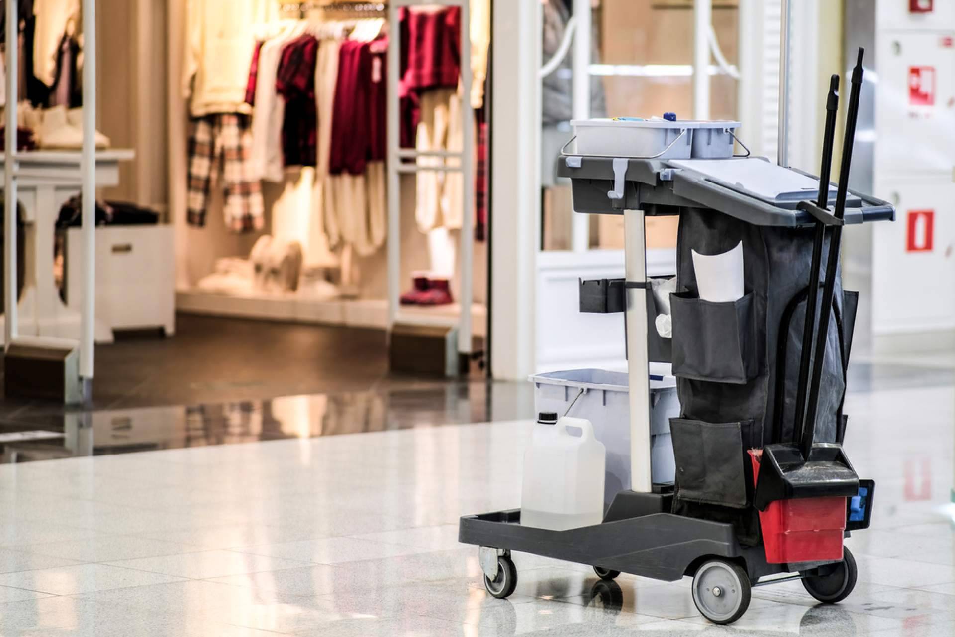 ¿Por qué es esencial contratar un servicio profesional de limpieza?, con Limpiezas Gomesa