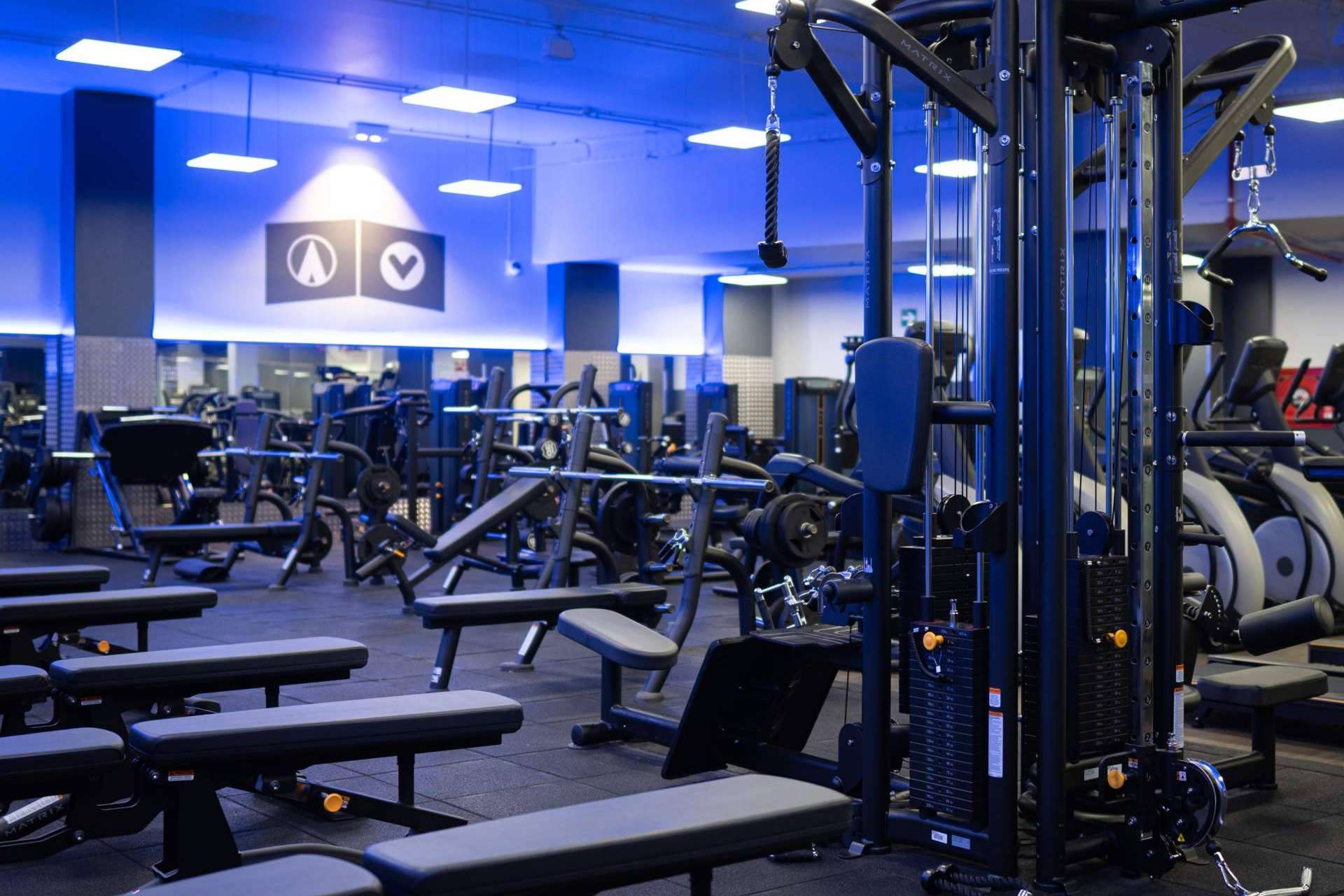 Una cadena de gimnasios a nivel nacional dentro del sector low cost es VivaGym