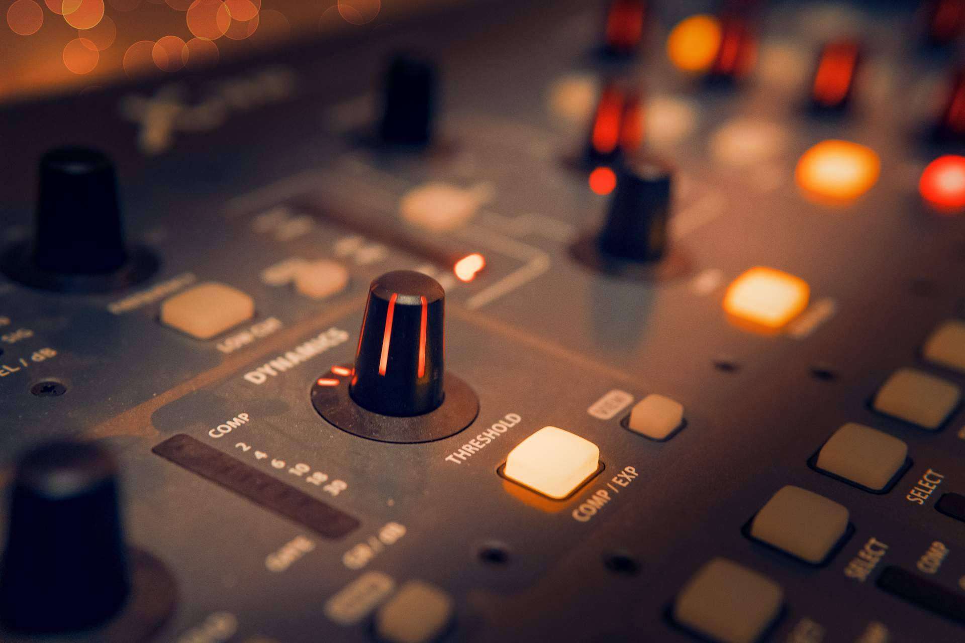 El proceso creativo en la traducción audiovisual consiste en escuchar, ver y conectar