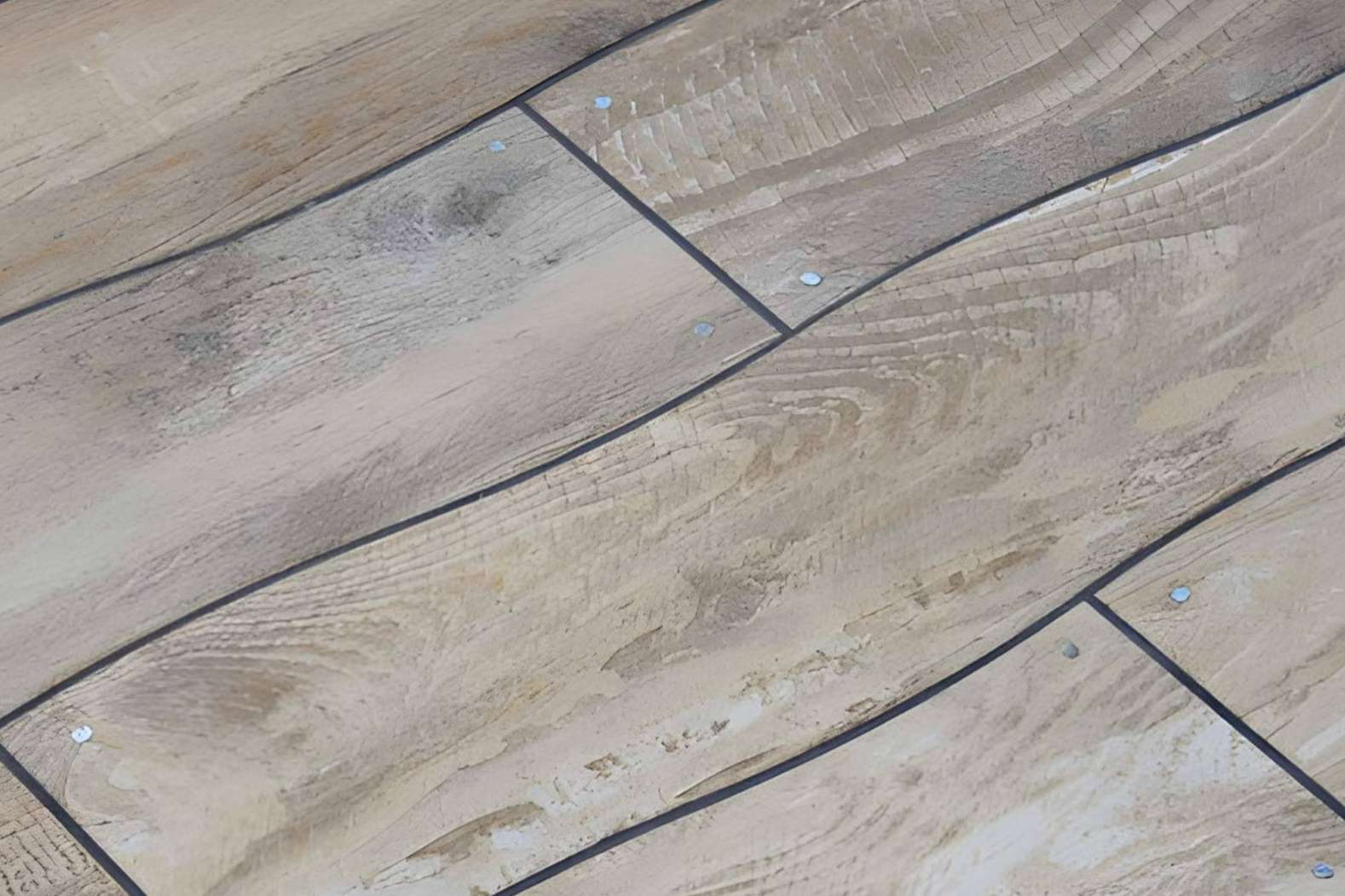 Las ventajas y cuidados de los suelos porcelánicos imitación madera que vende Mundo Cerámicas