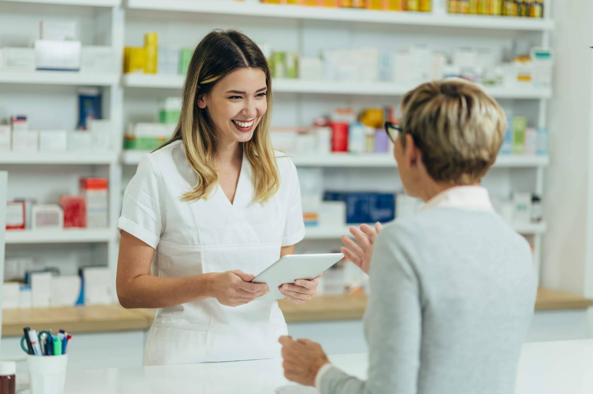 Las propuestas educativas para acceder al mercado laboral en farmacia y parafarmacia