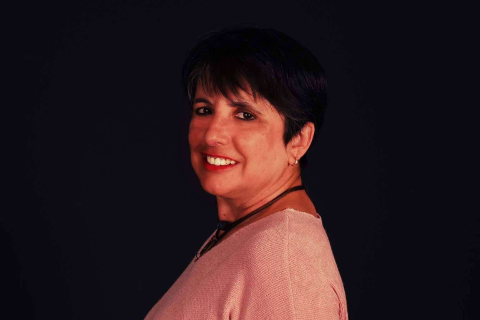 Teneca presenta su nuevo libro, 'La del claro de luna. Tintziri'