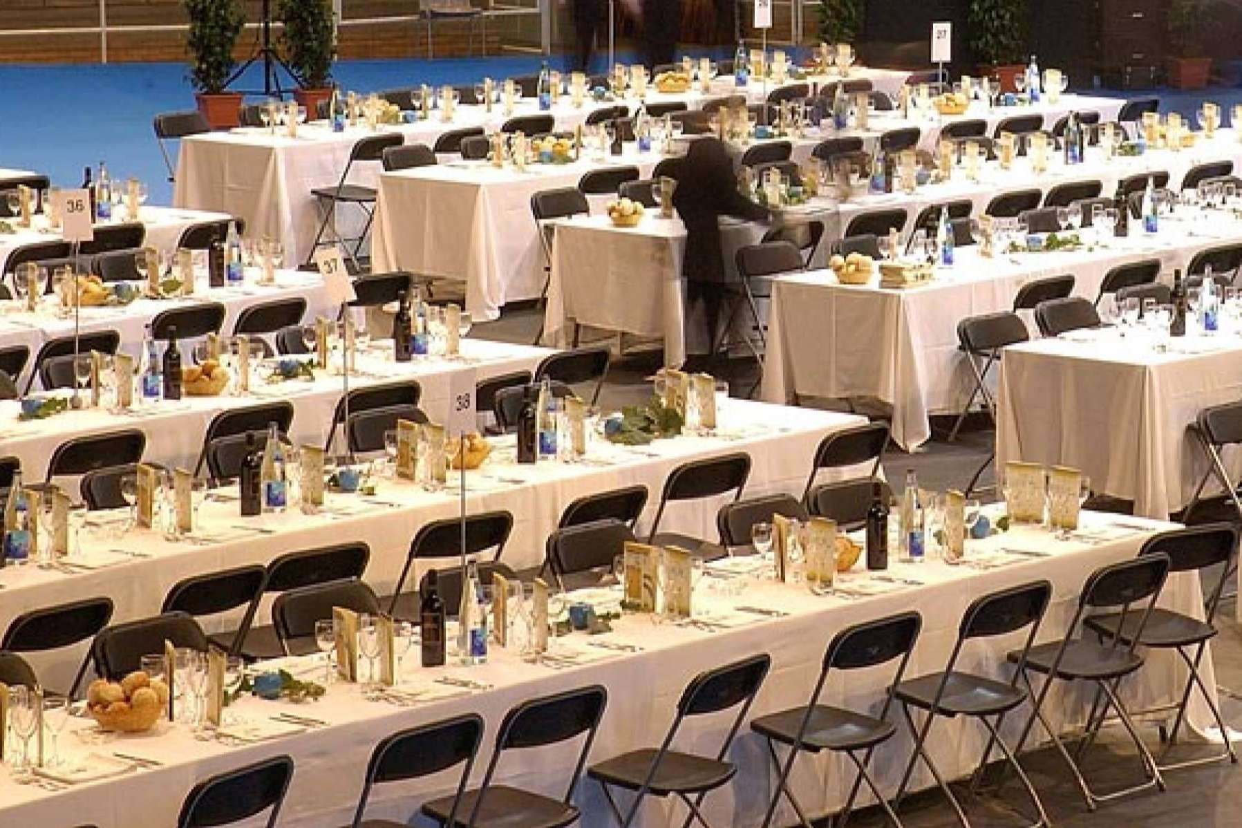 Mobiliario para catering y eventos, con DESKandSIT