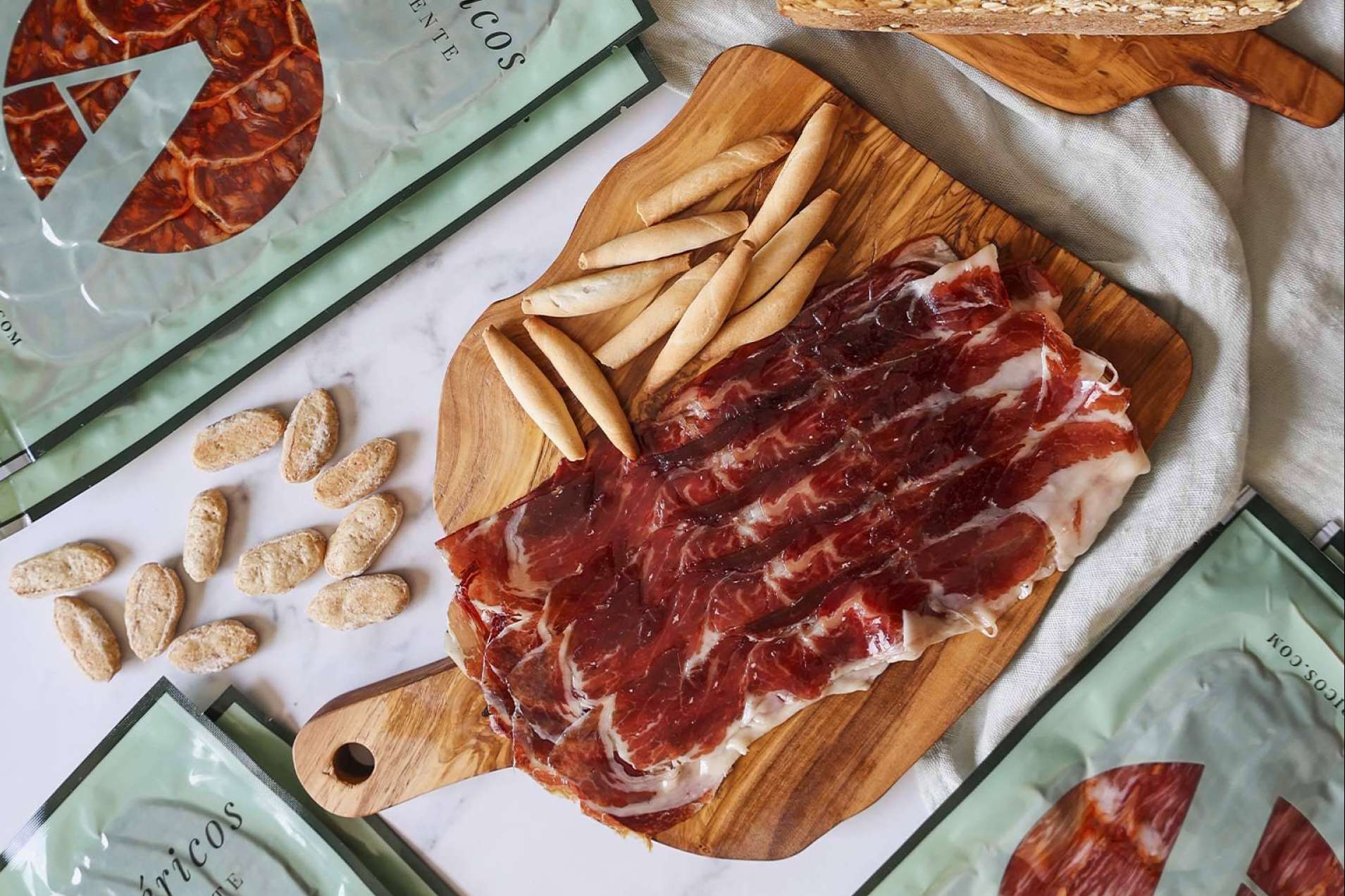 Anabel Ibéricos ofrece su pack ibérico como una excelente alternativa para regalar