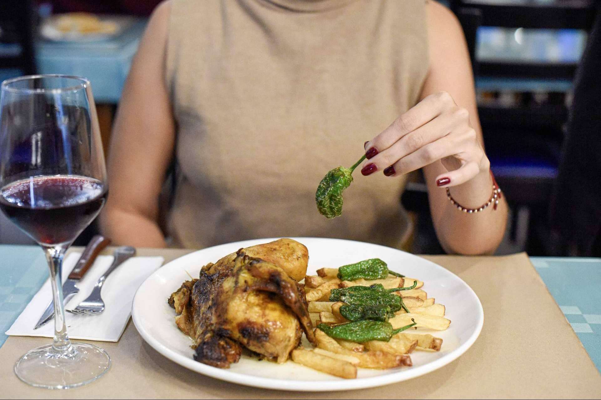 En Pasa Tapas terminan los calçots pero queda la brasa