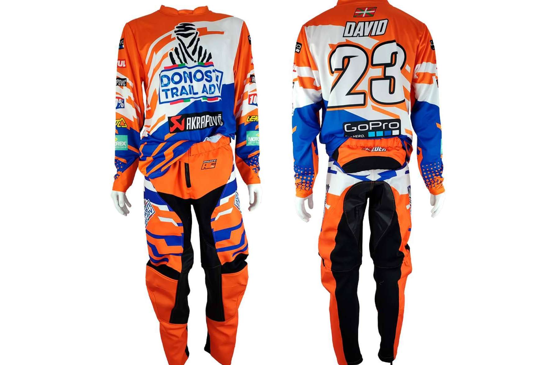 Ventajas de ADHESIVOSEMBARRADOS en ropa de motocross personalizable