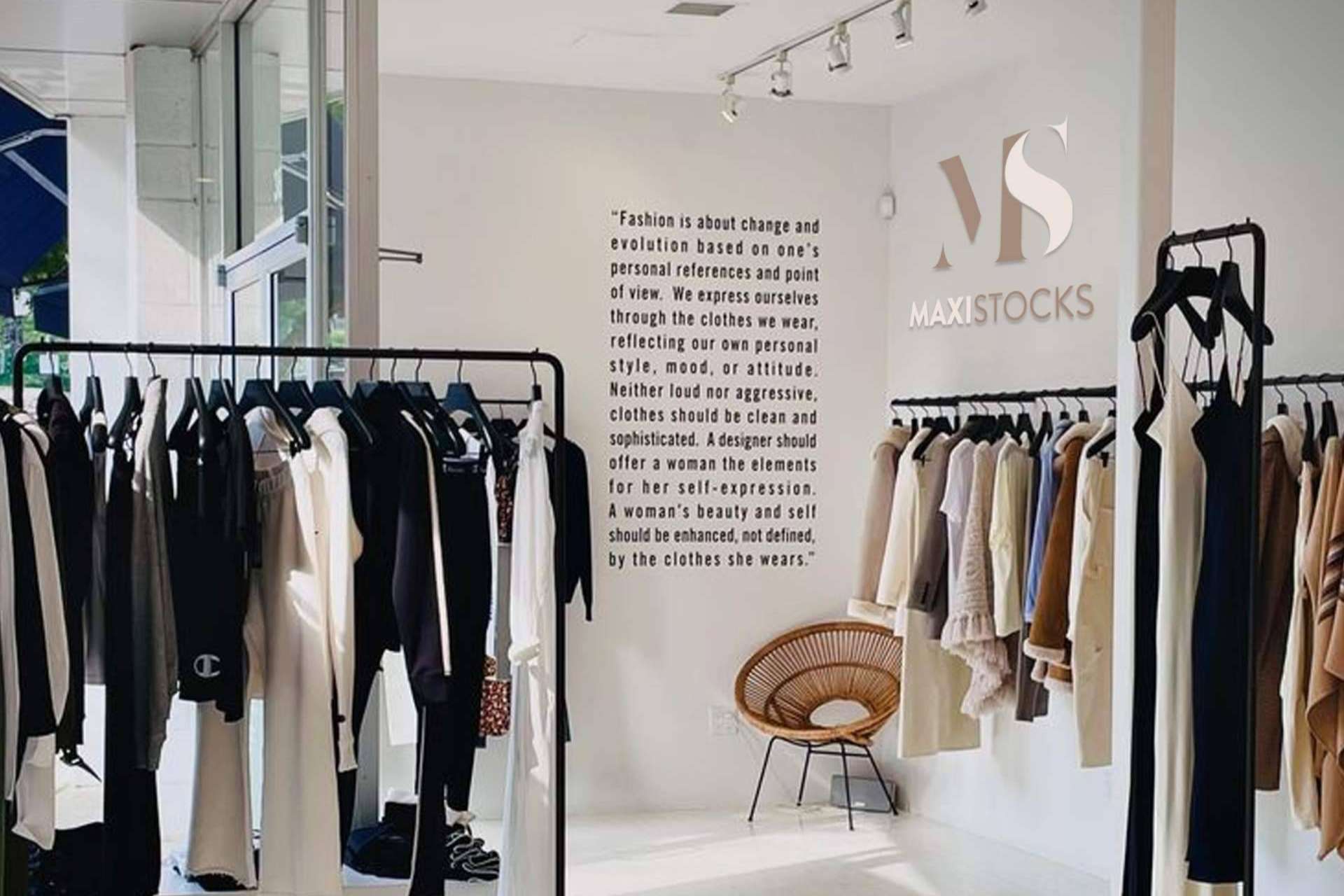 MaxiStocks, el nuevo proyecto de 1 Best Outlet que permite vender ropa a un precio único