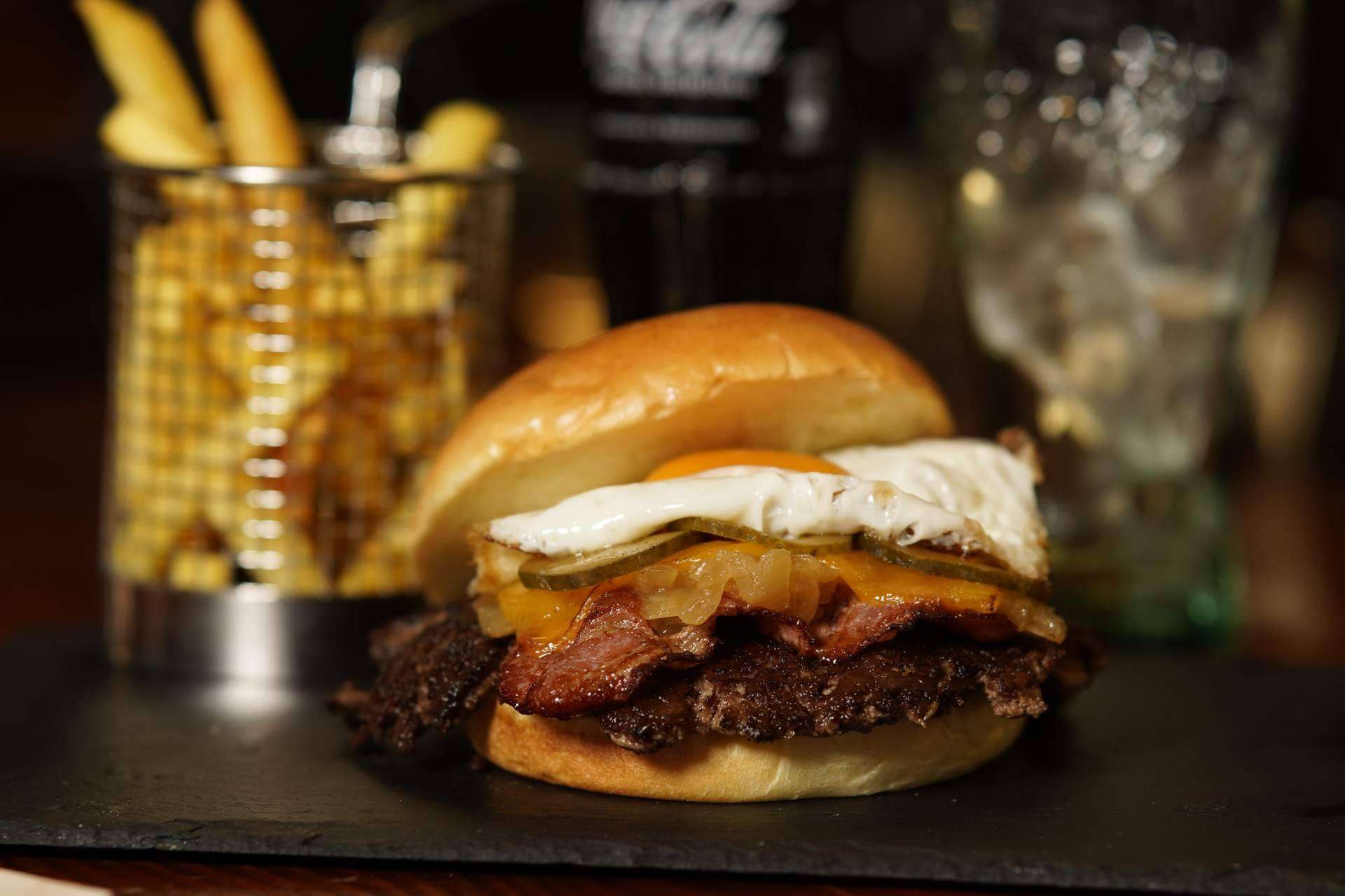 New York Crush ofrece hamburguesas artesanales con carne madurada natural en Understreet Market, La Latina