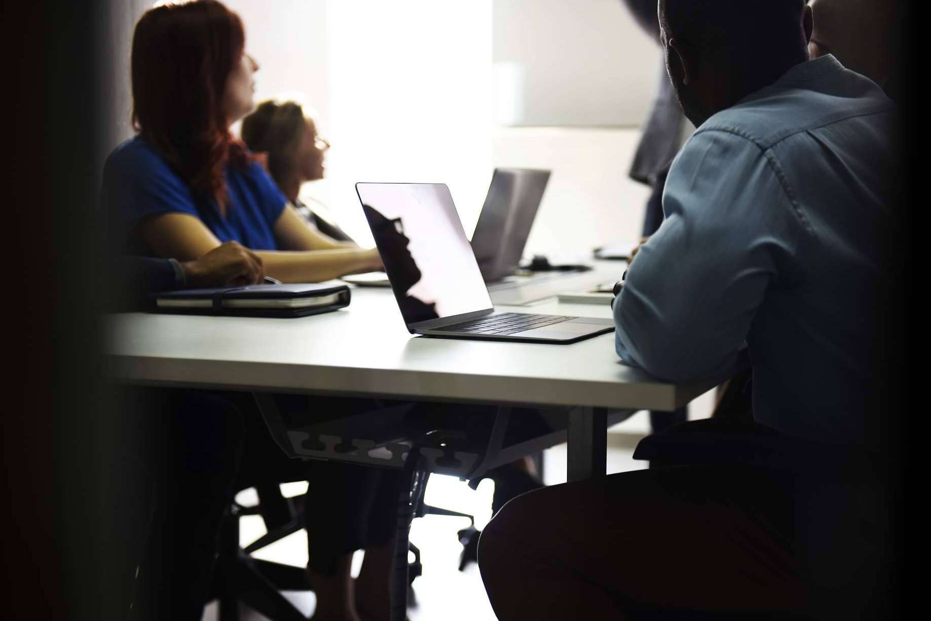 Aicad Business School apuesta por cursos con convenio de prácticas para la formación profesional