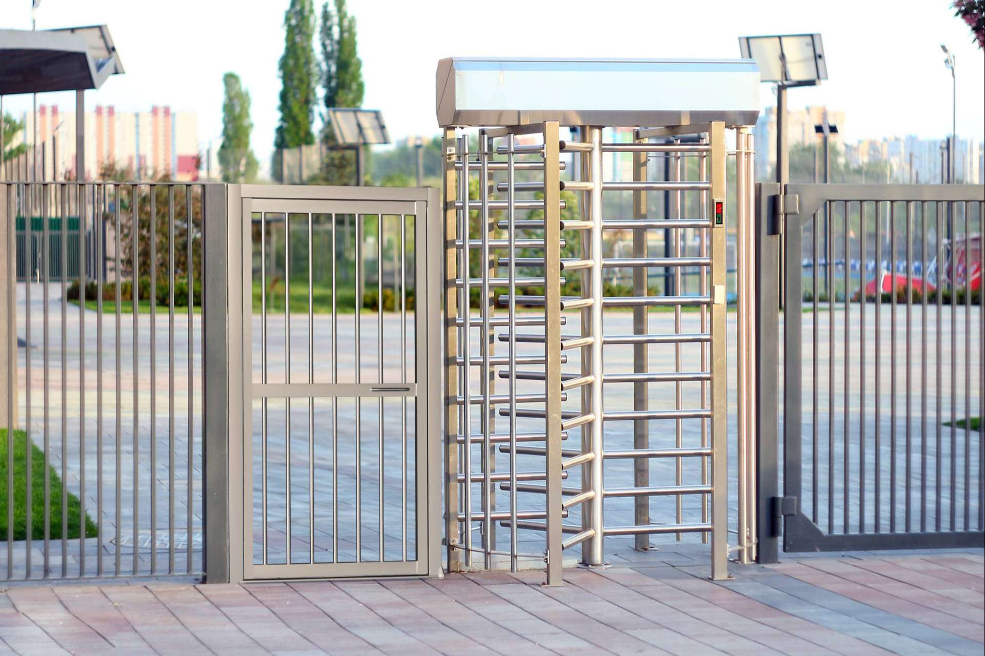 Tornos de ASSA ABLOY, la solución ideal para garantizar el control de acceso y el correcto flujo de tránsito en los recintos