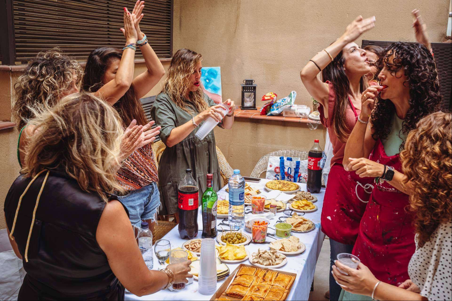 Celebrar una fecha especial con clases de pintura en Madrid de la mano de Art&Wine