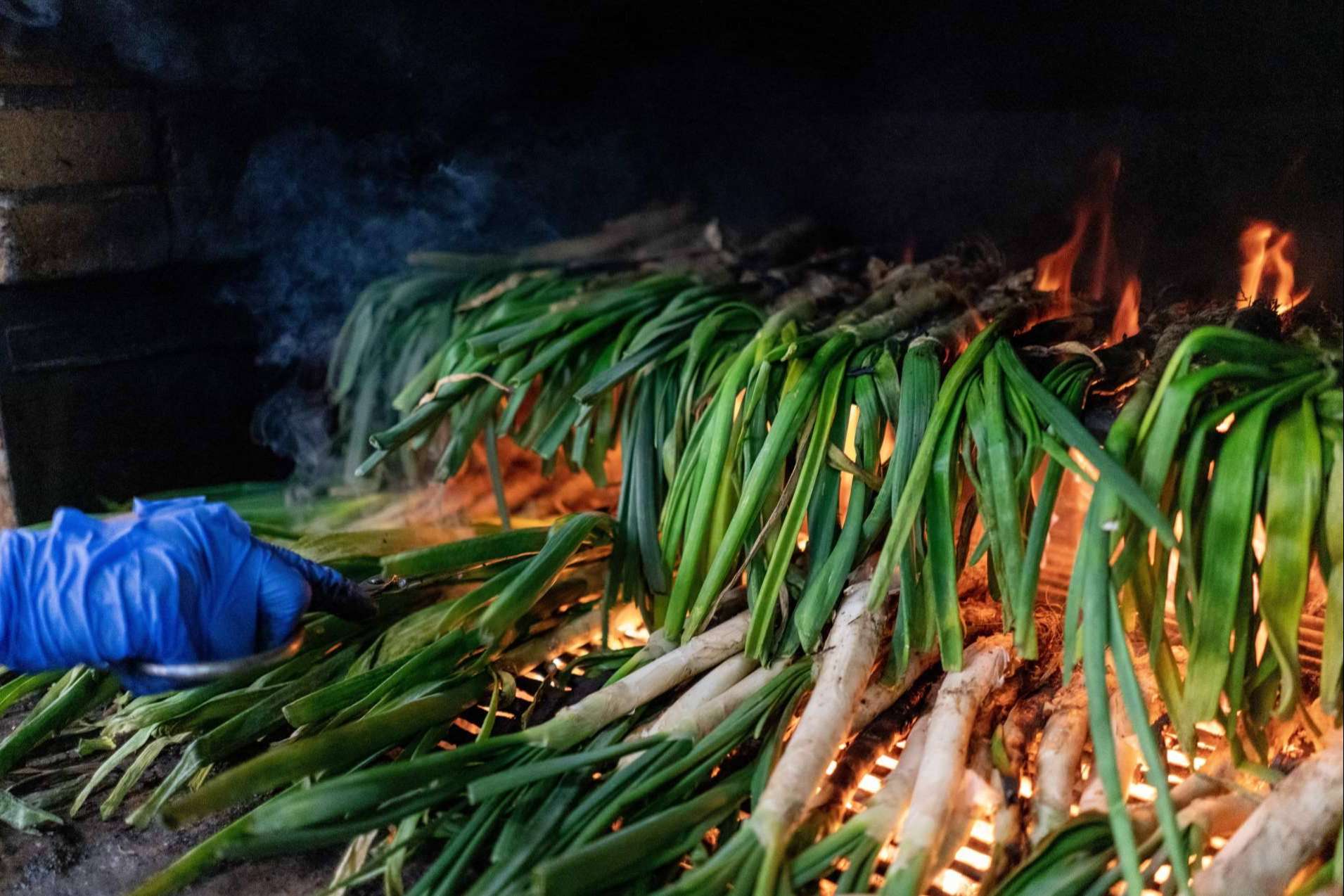 Calçotadas urbanas en Pasa Tapas, tradición y comodidad en la Barceloneta