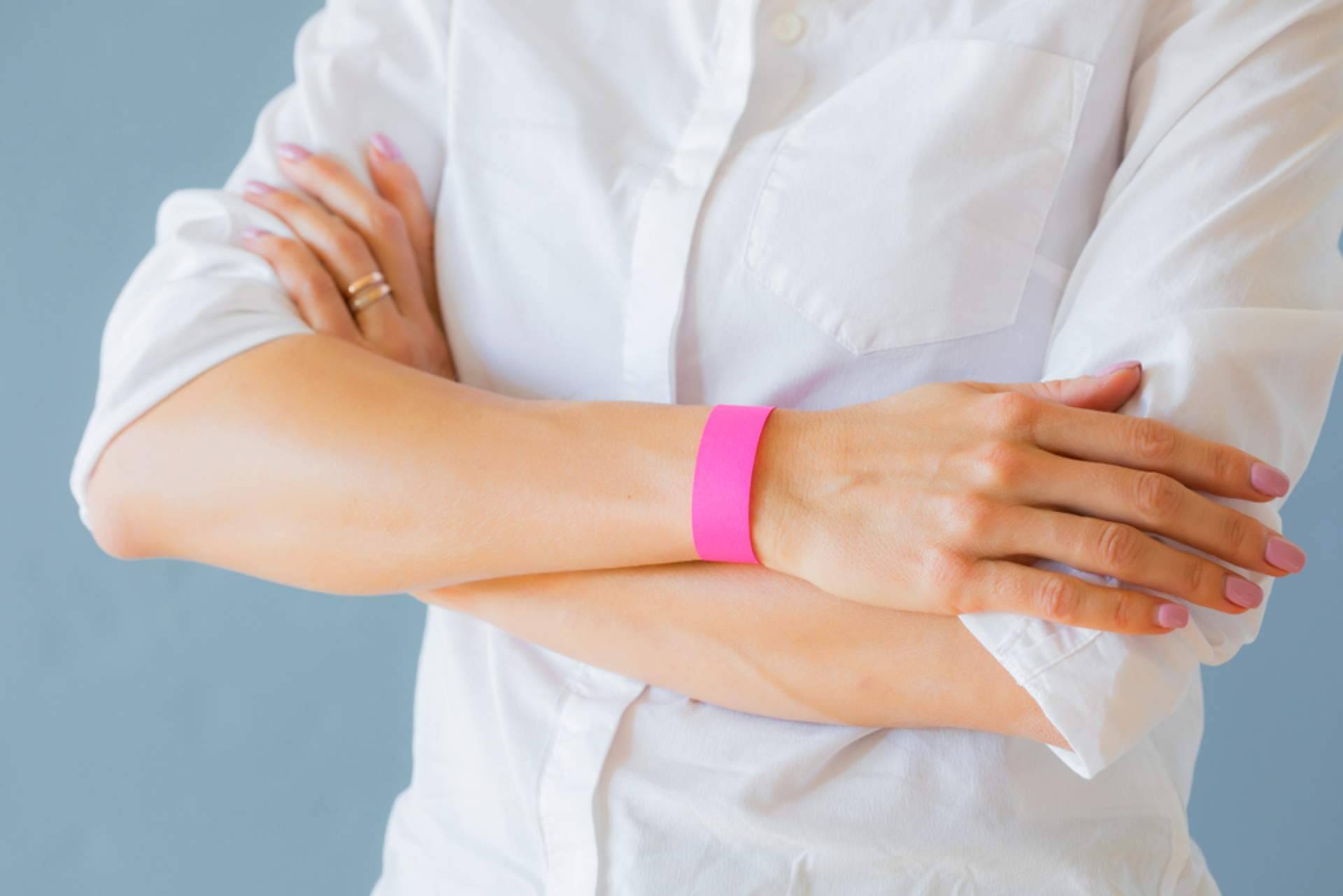 Pulseras de papel Tyvek, versatilidad y personalización en eventos con Misterpulseras.com