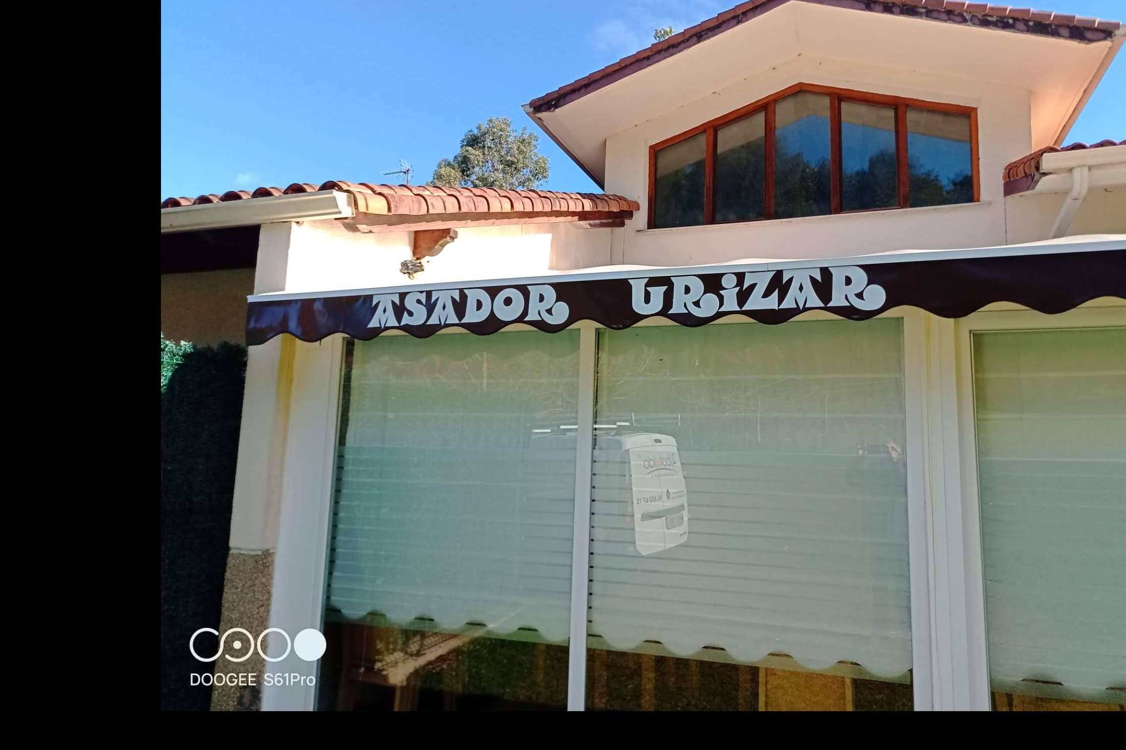 Protección eficiente frente al sol en locales comerciales y hogares