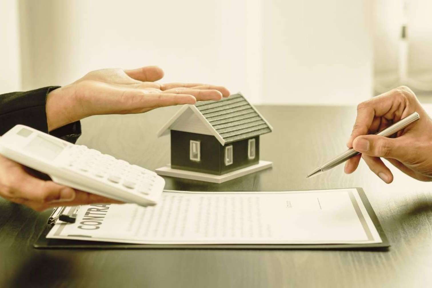'¿Qué es el crowdfunding inmobiliario y cómo funciona?'