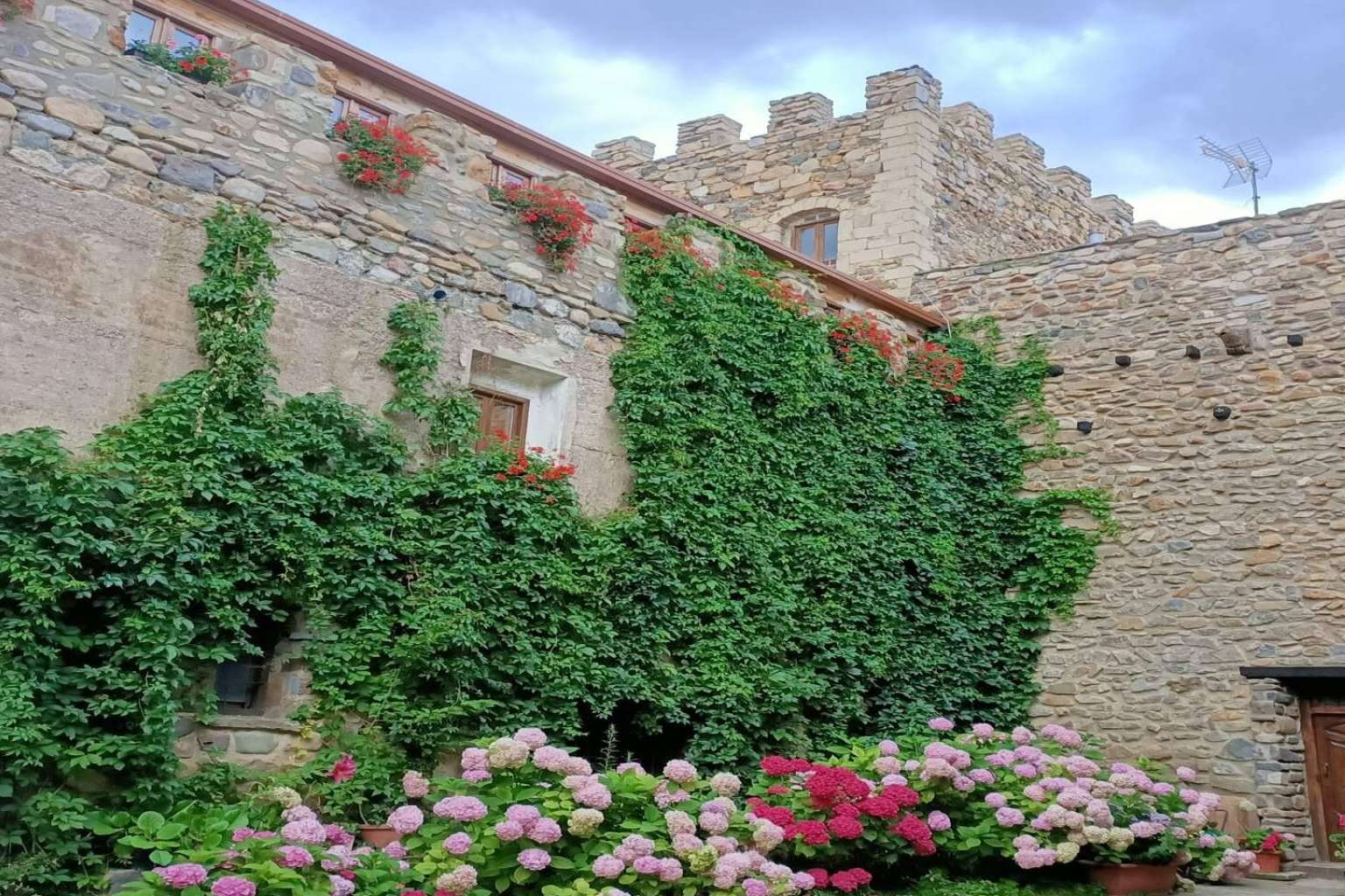 El pasado medieval renace en el Castillo de Añón; entrevista sobre su evolución