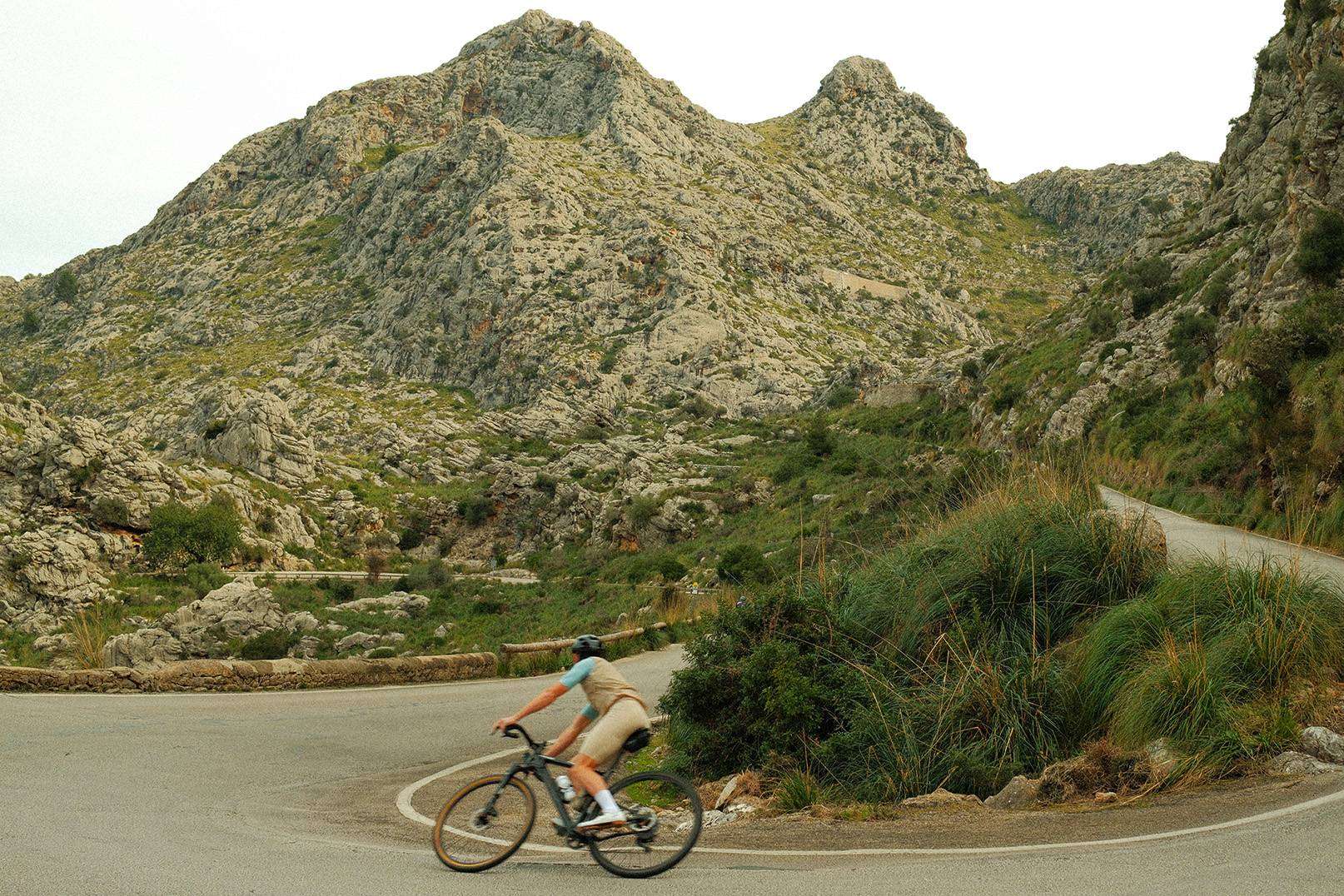 La empresa española John Luck destaca por su calzado de ciclismo artesanal y adaptado al ciclista